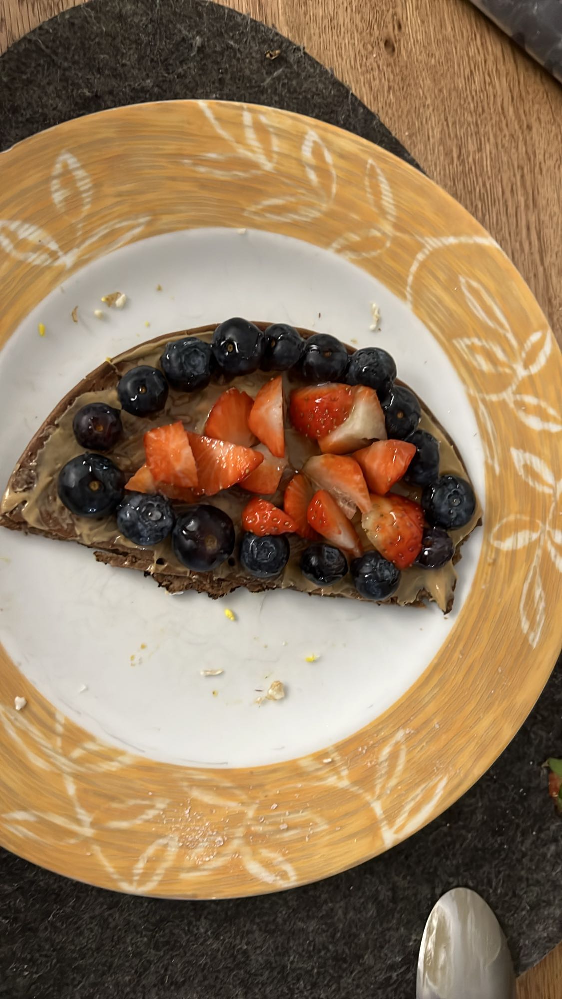 Meyveli fıstık ezmeli tost