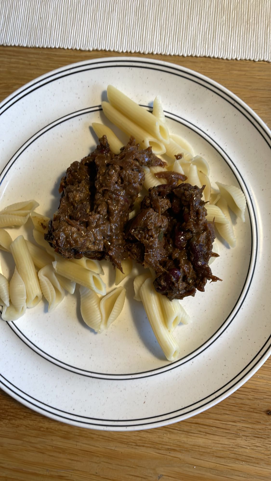 Pasta med köttgryta