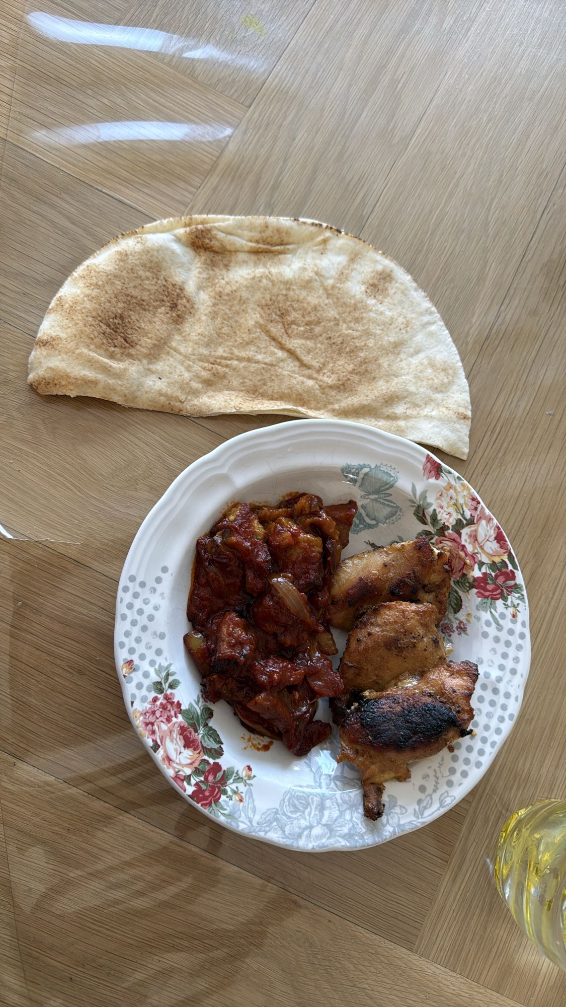 Grilled chicken with bread