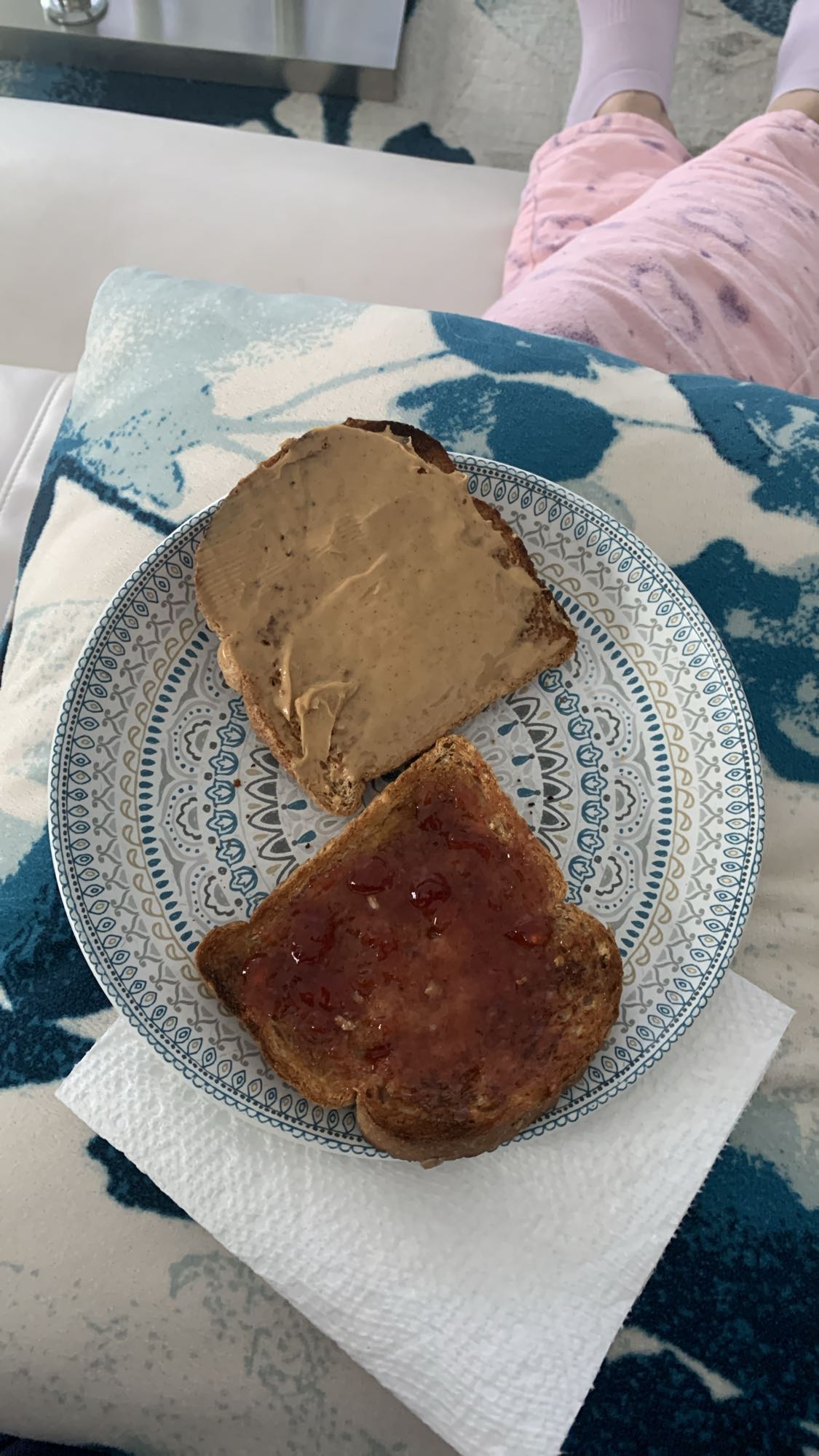 Tartines beurre de cacahuète et confiture