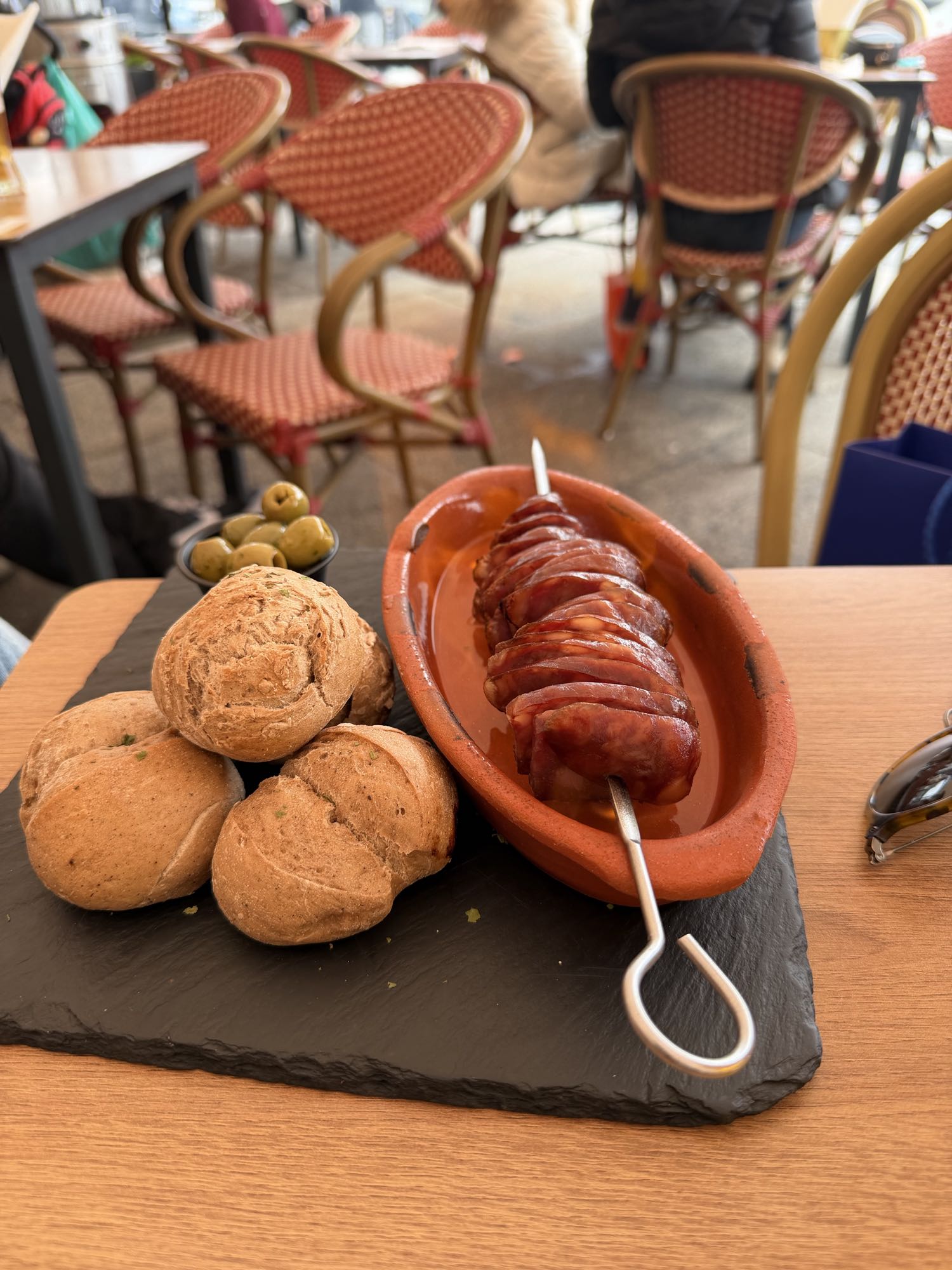 Chorizo y pan integral