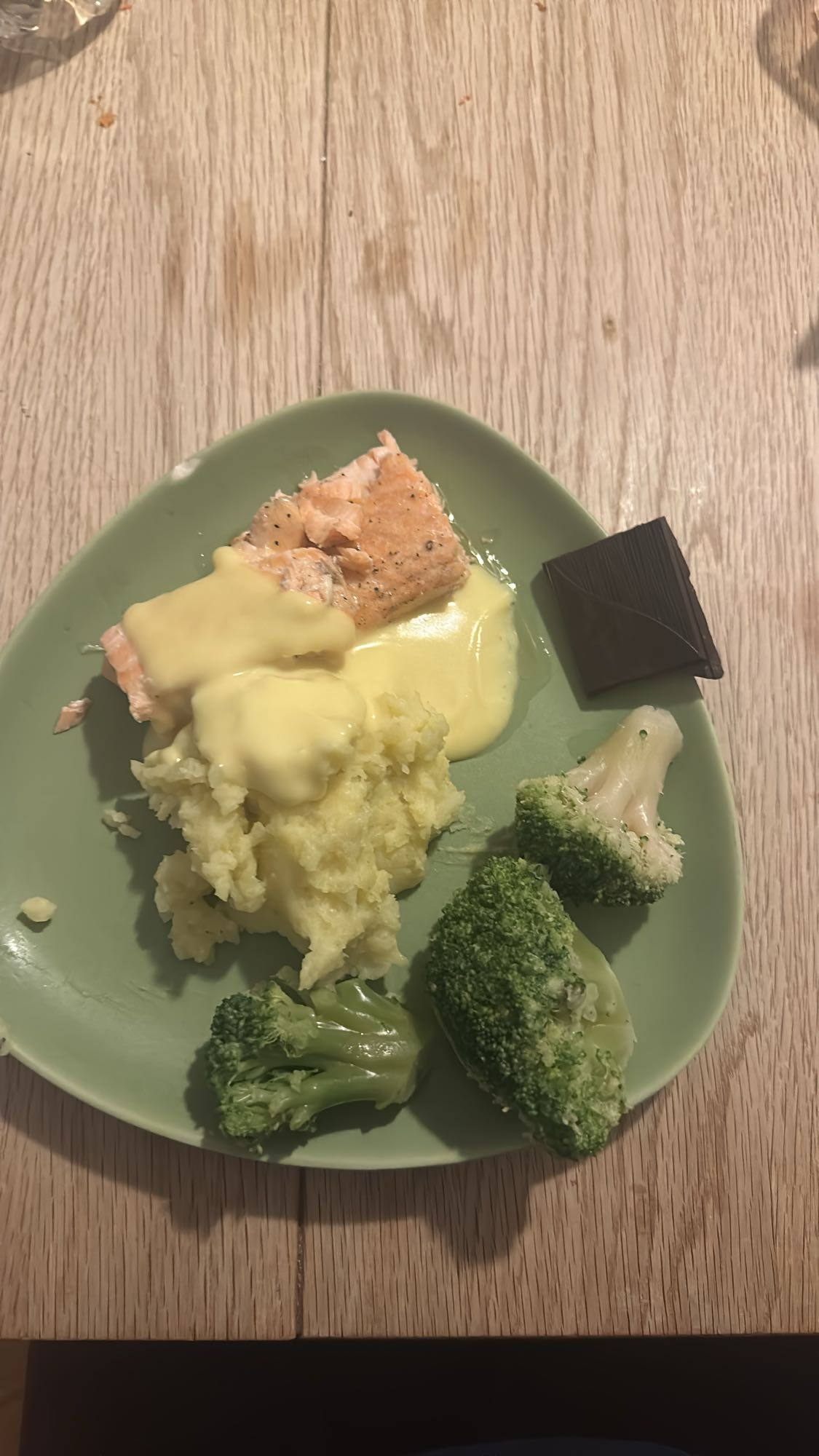 Lax med potatis och broccoli