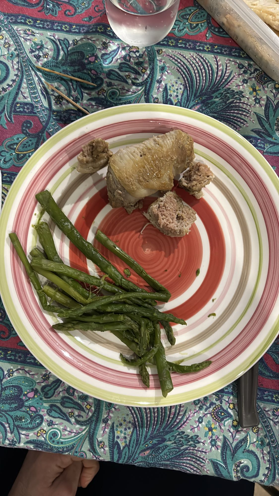 Pollo relleno con espárragos