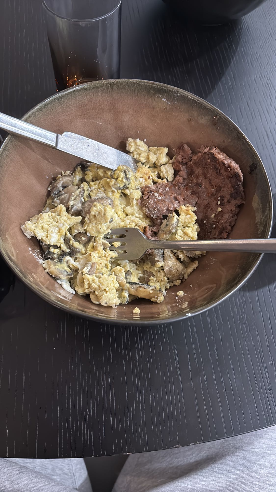 œufs brouillés steak champignons