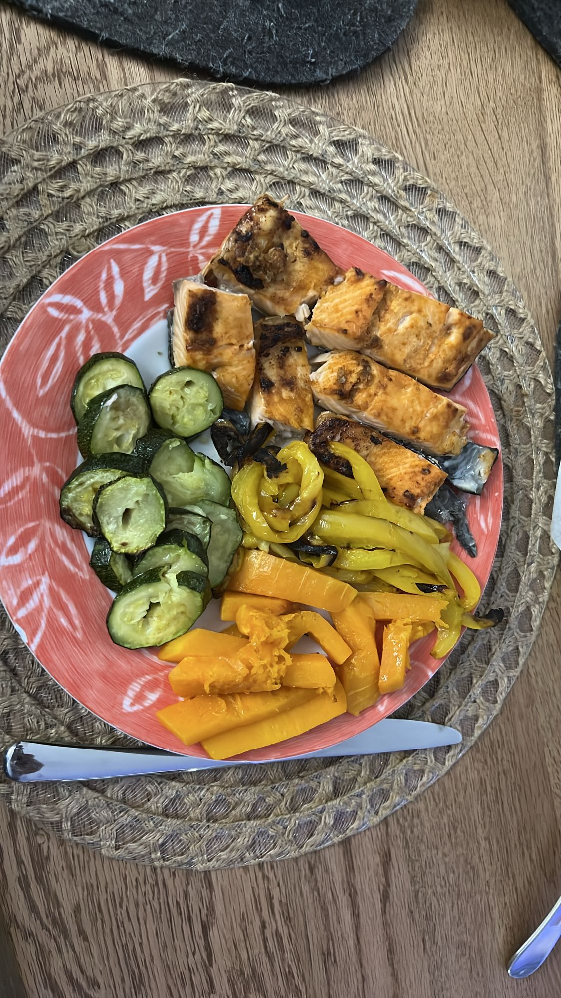 Grilled Salmon & Veggies