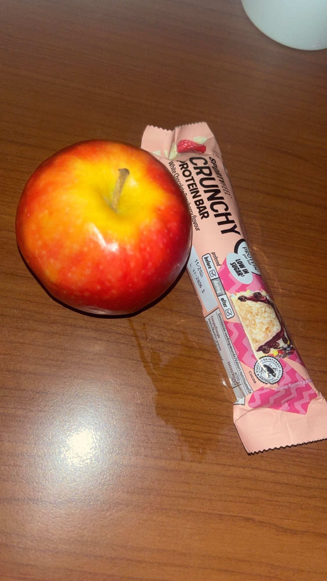 Pomme et barre protéinée