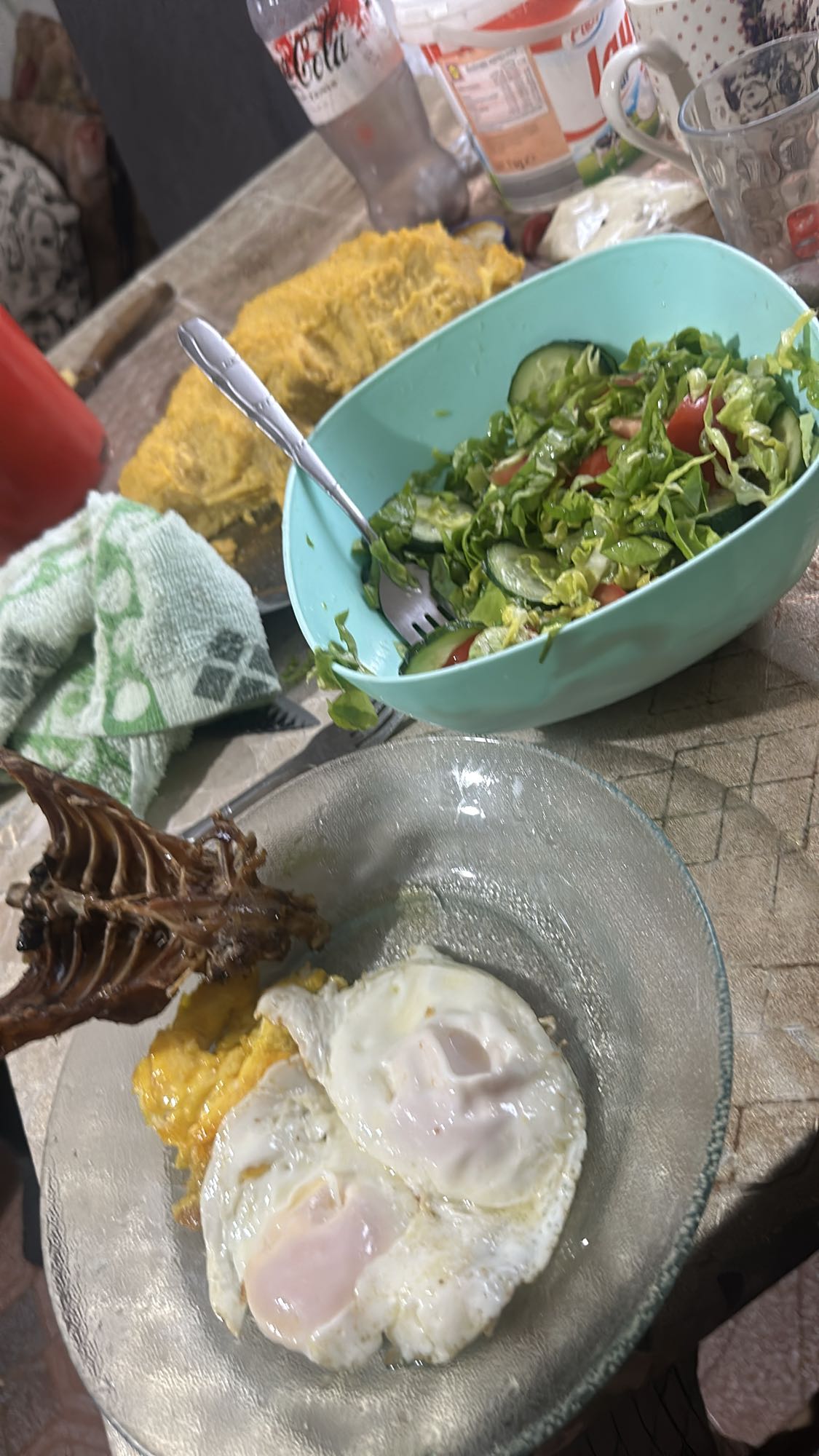 Mic dejun rustic cu ouă