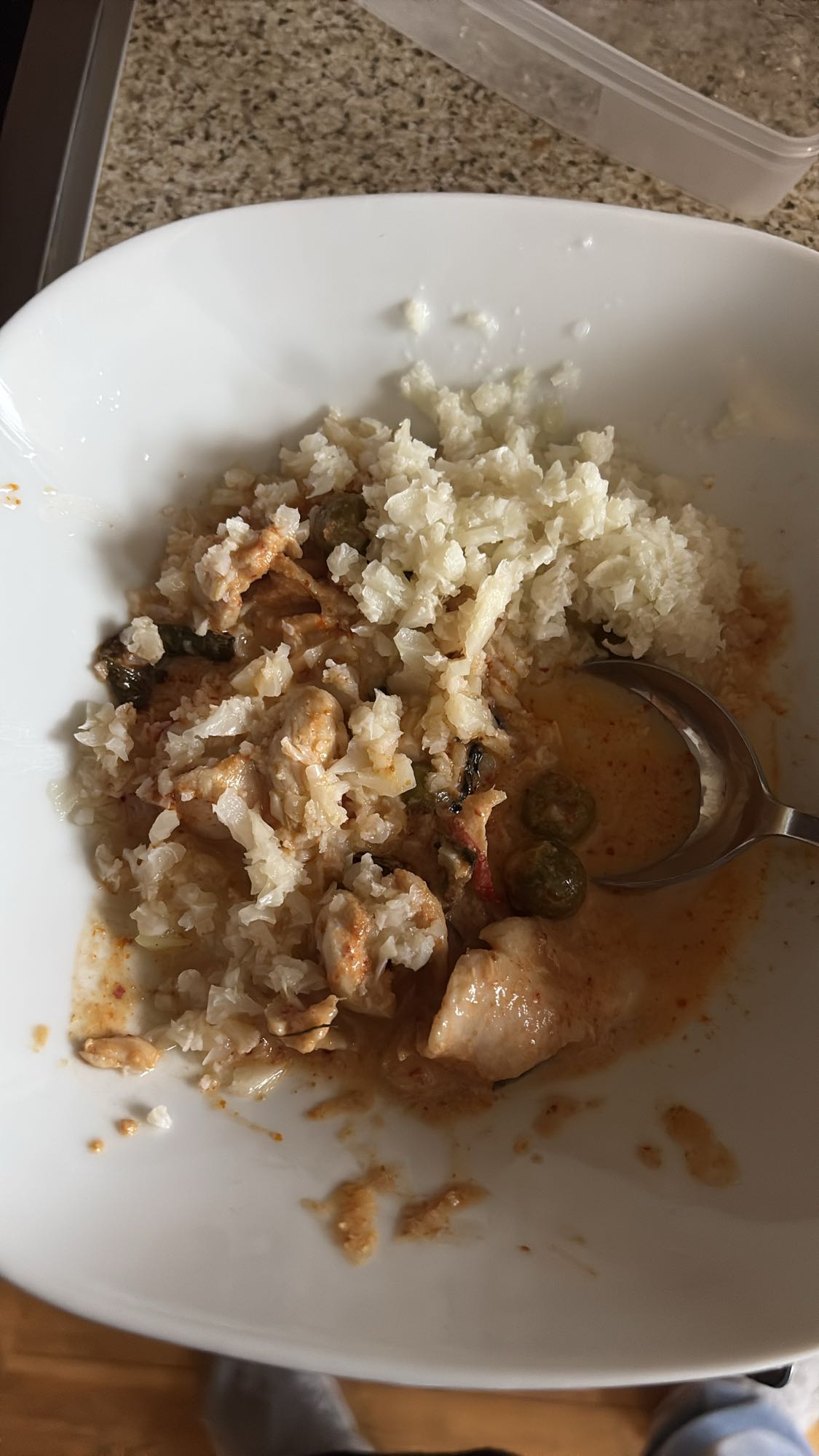 Kycklinggryta med blomkålsris