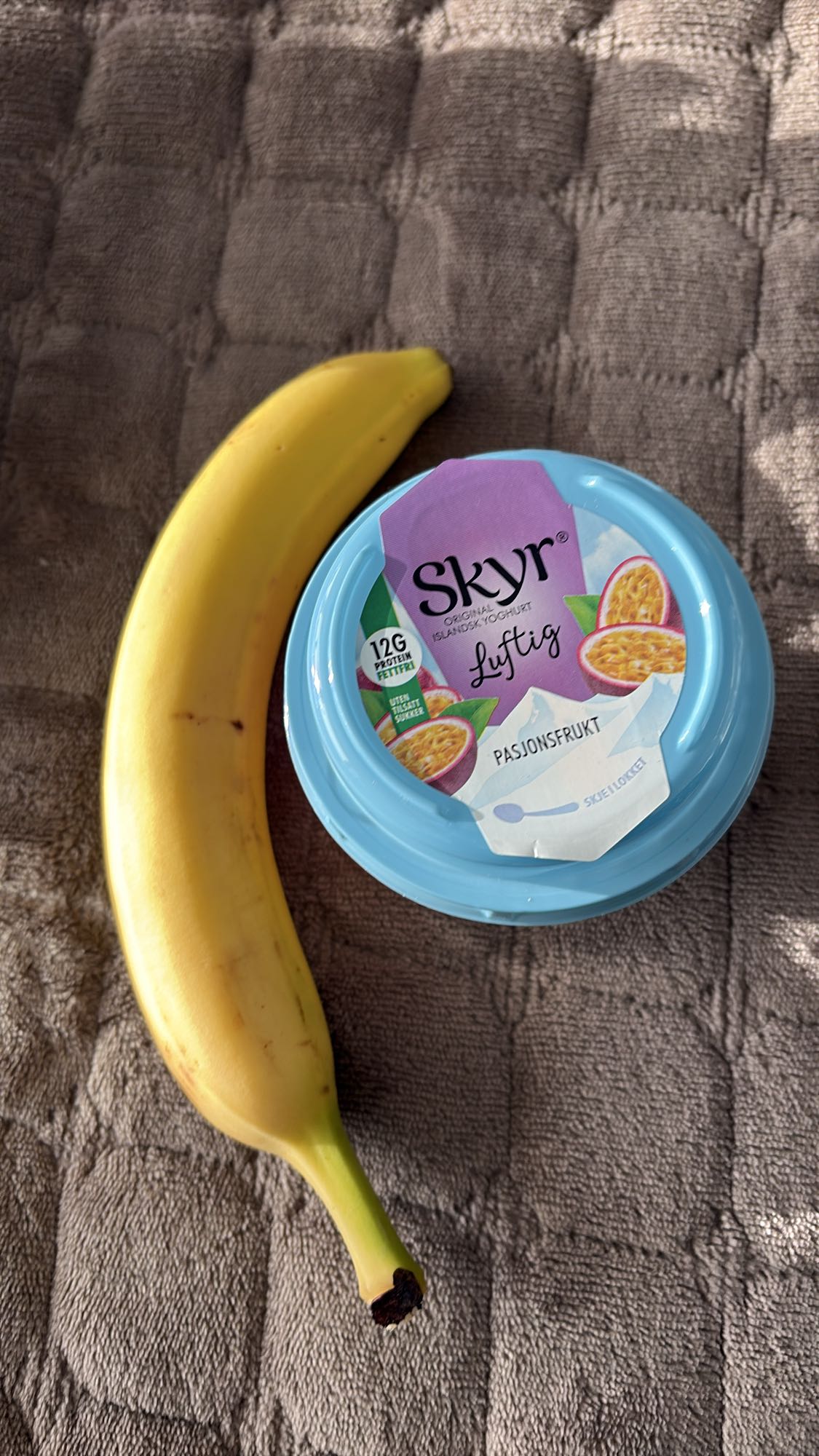 Skyr og banan