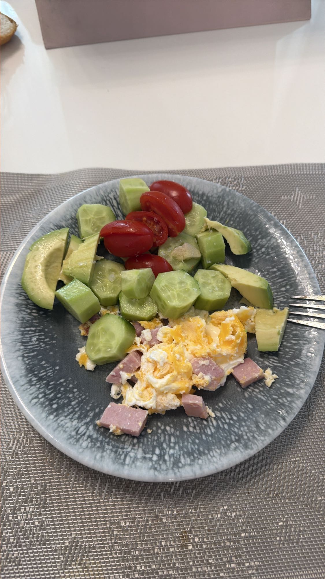 Egg veggie ham plate