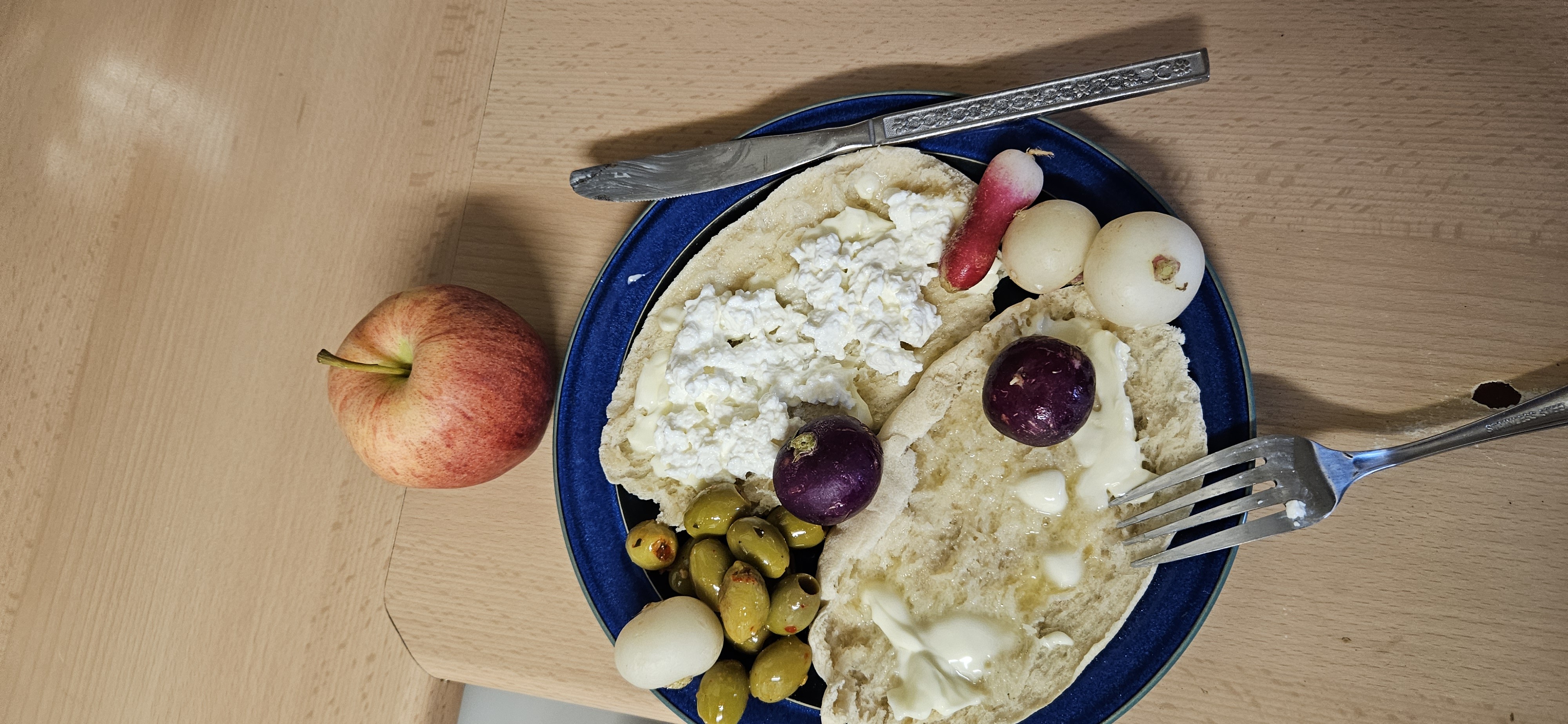 Cottage Cheese Bun Plate