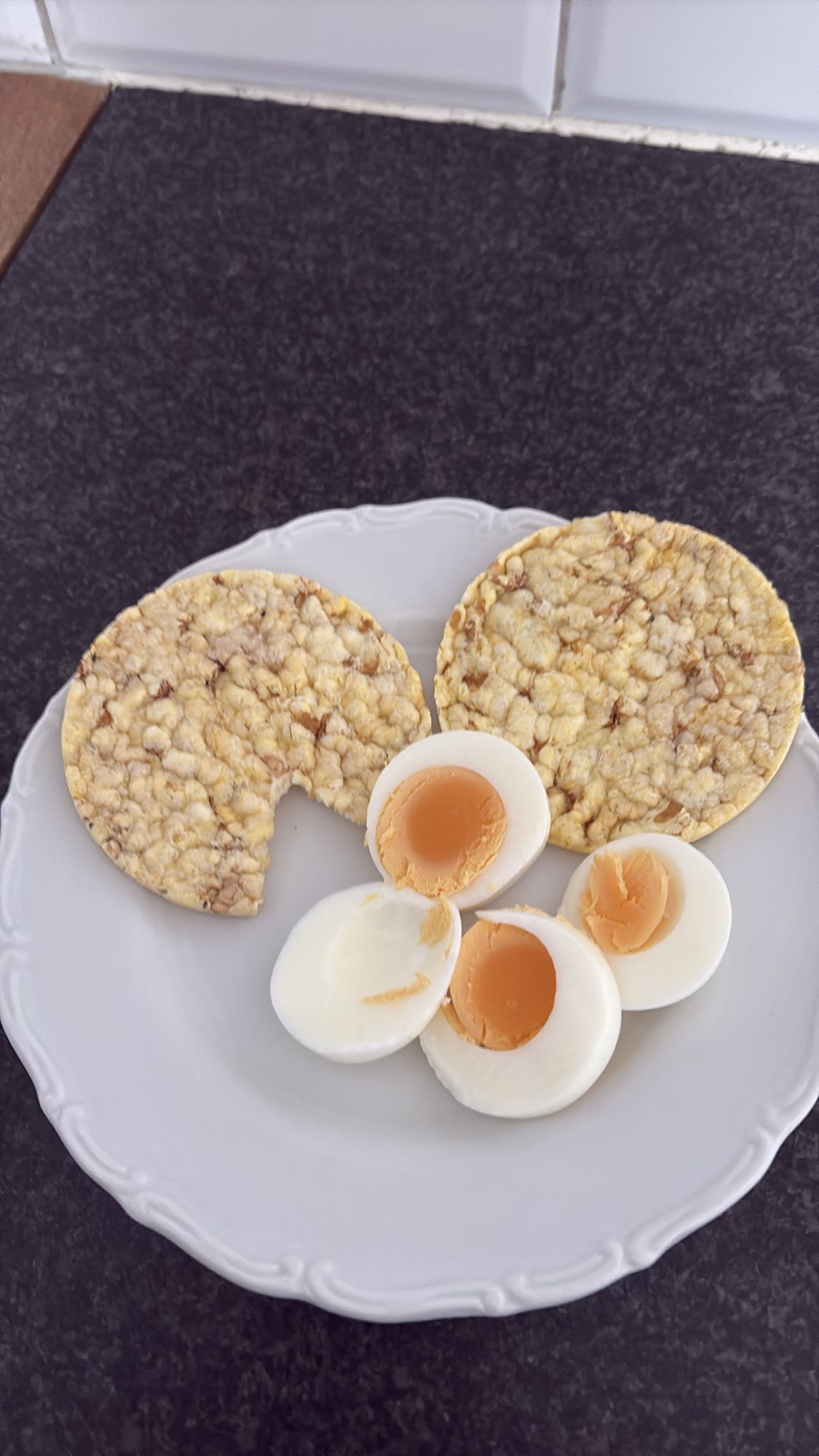 Riskakor med kokta ägg