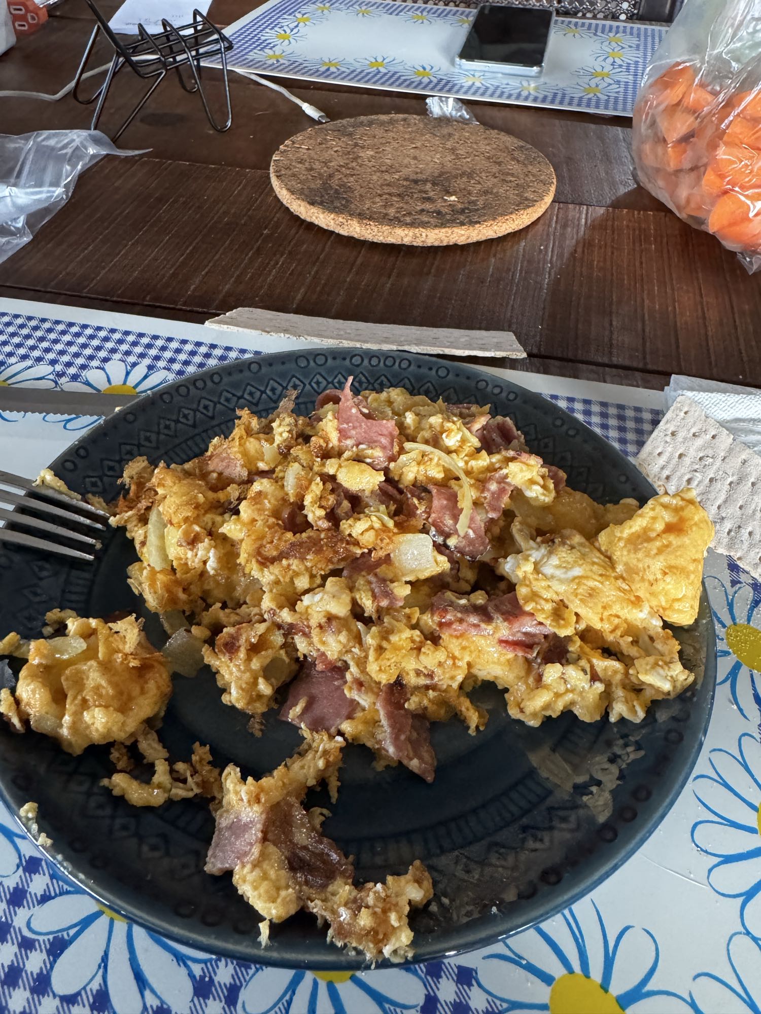 revuelto de huevo y jamón