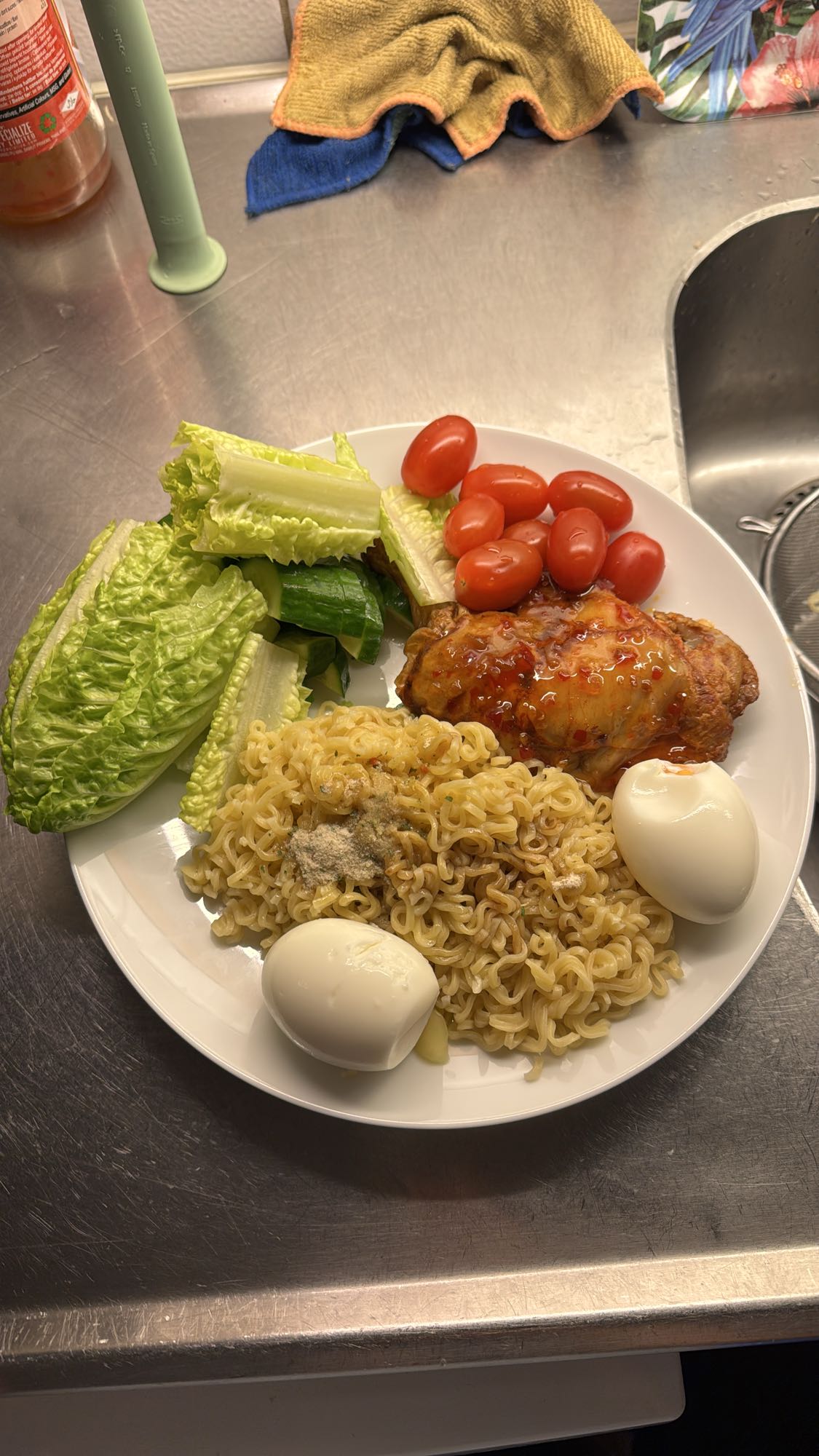 Nudlar med kyckling och ägg