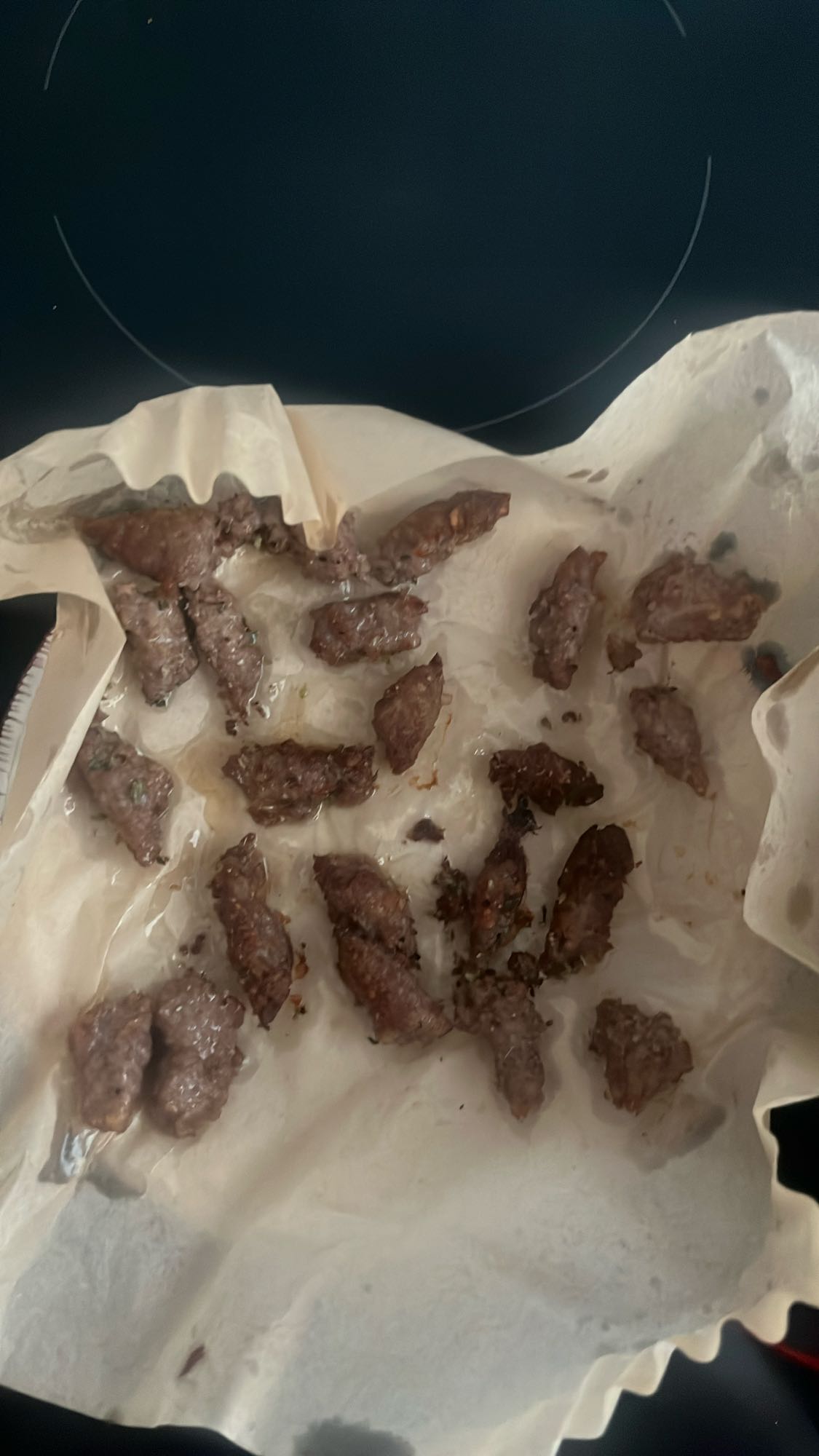 Hamburguesa trozeada a la freidora de aire