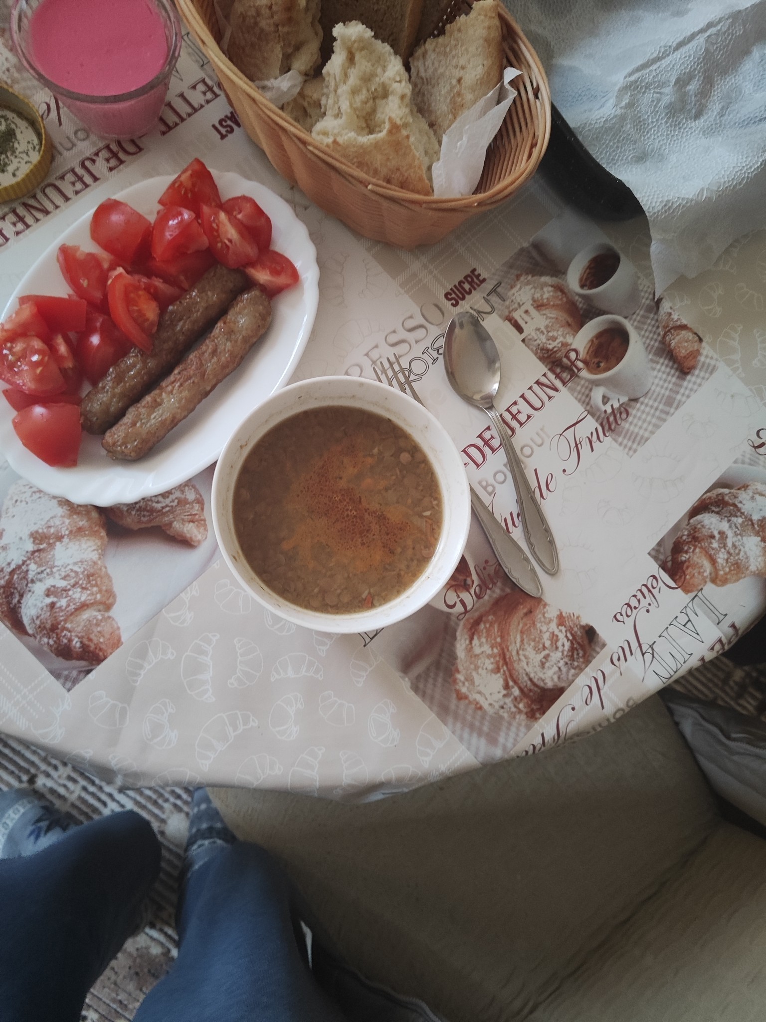 Soup with sausage & bread