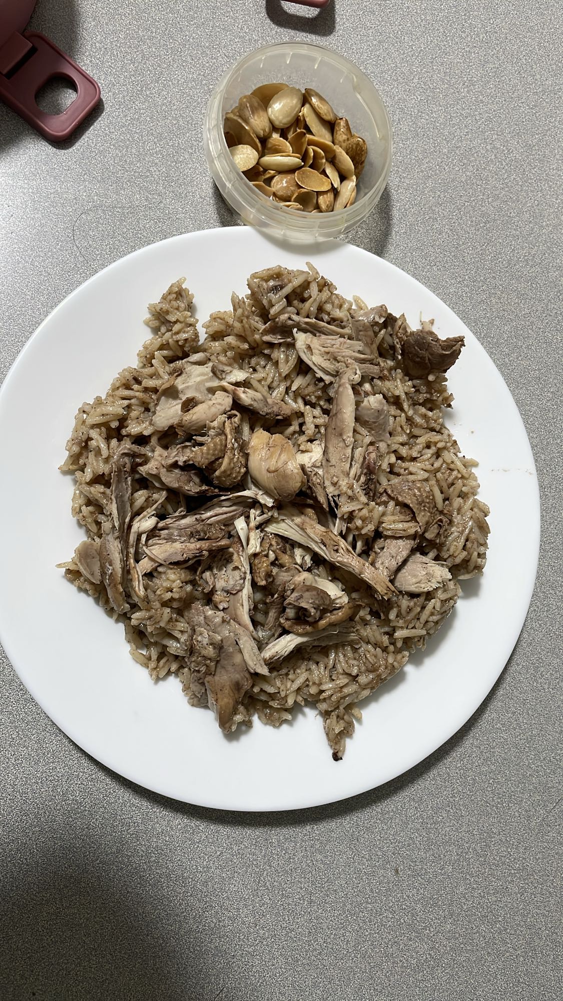 Chicken rice with seeds