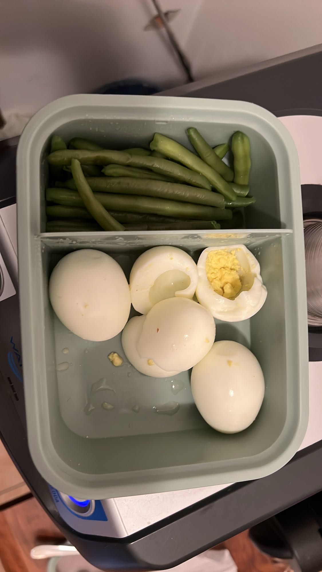 Yumurta ve Fasulye Kutusu