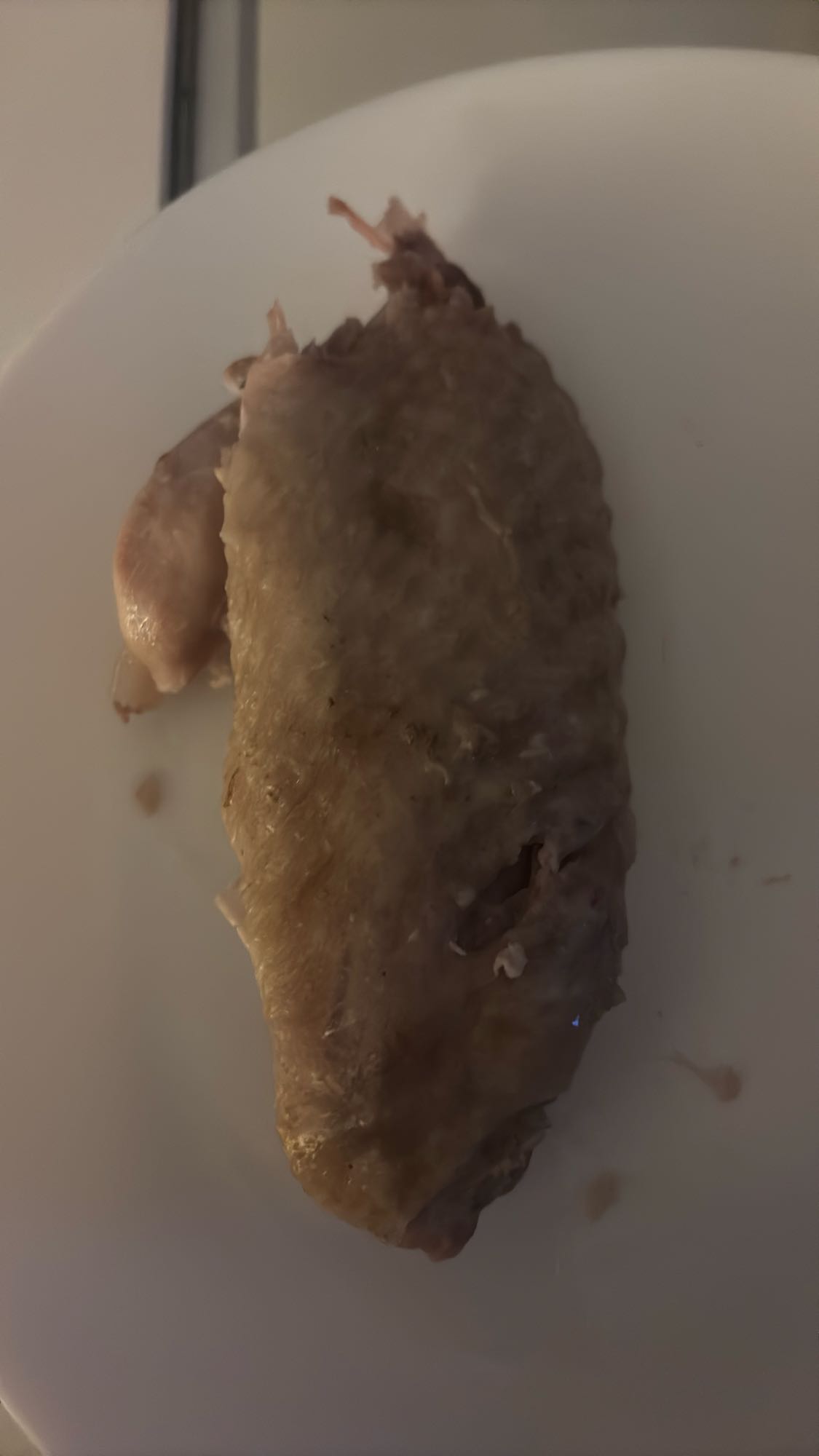 gotowane skrzydełko z kurczaka