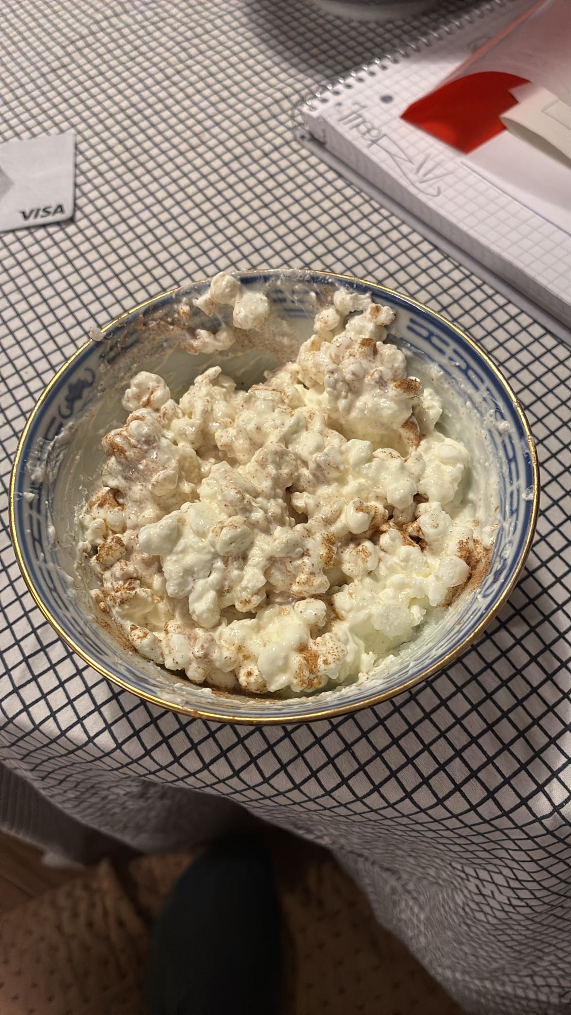 Hüttenkäse mit Zimt
