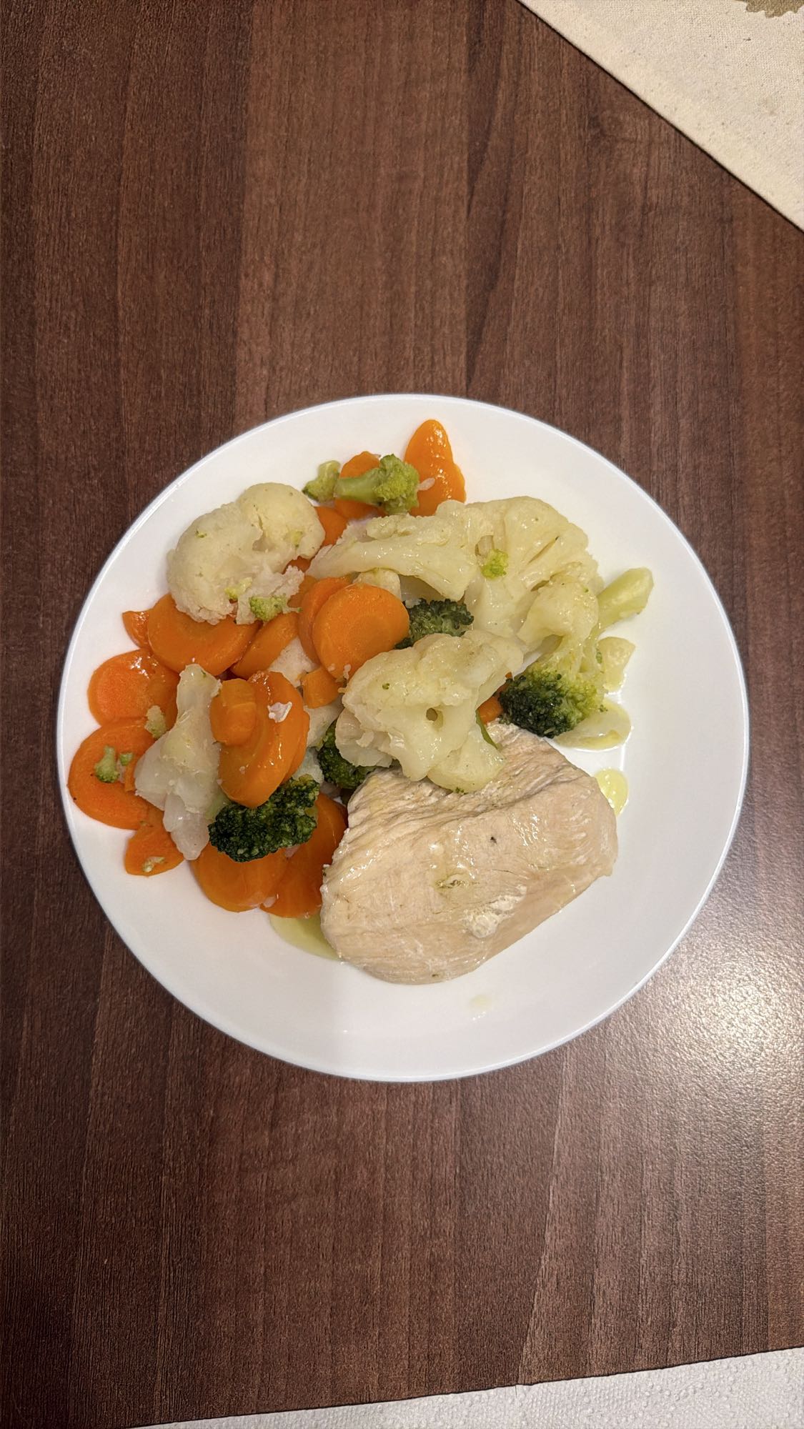 Piept de pui cu legume