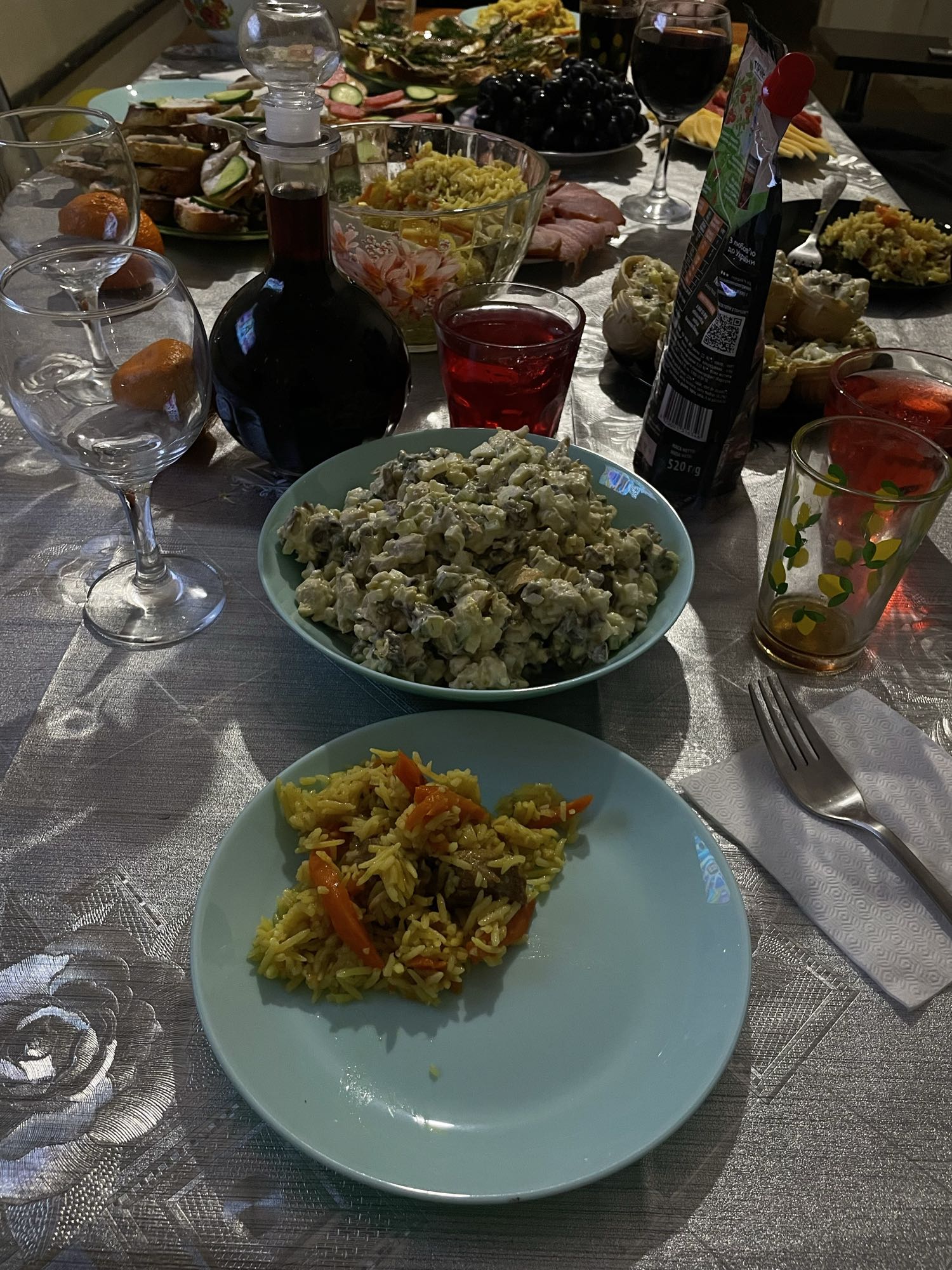 Салат и плов