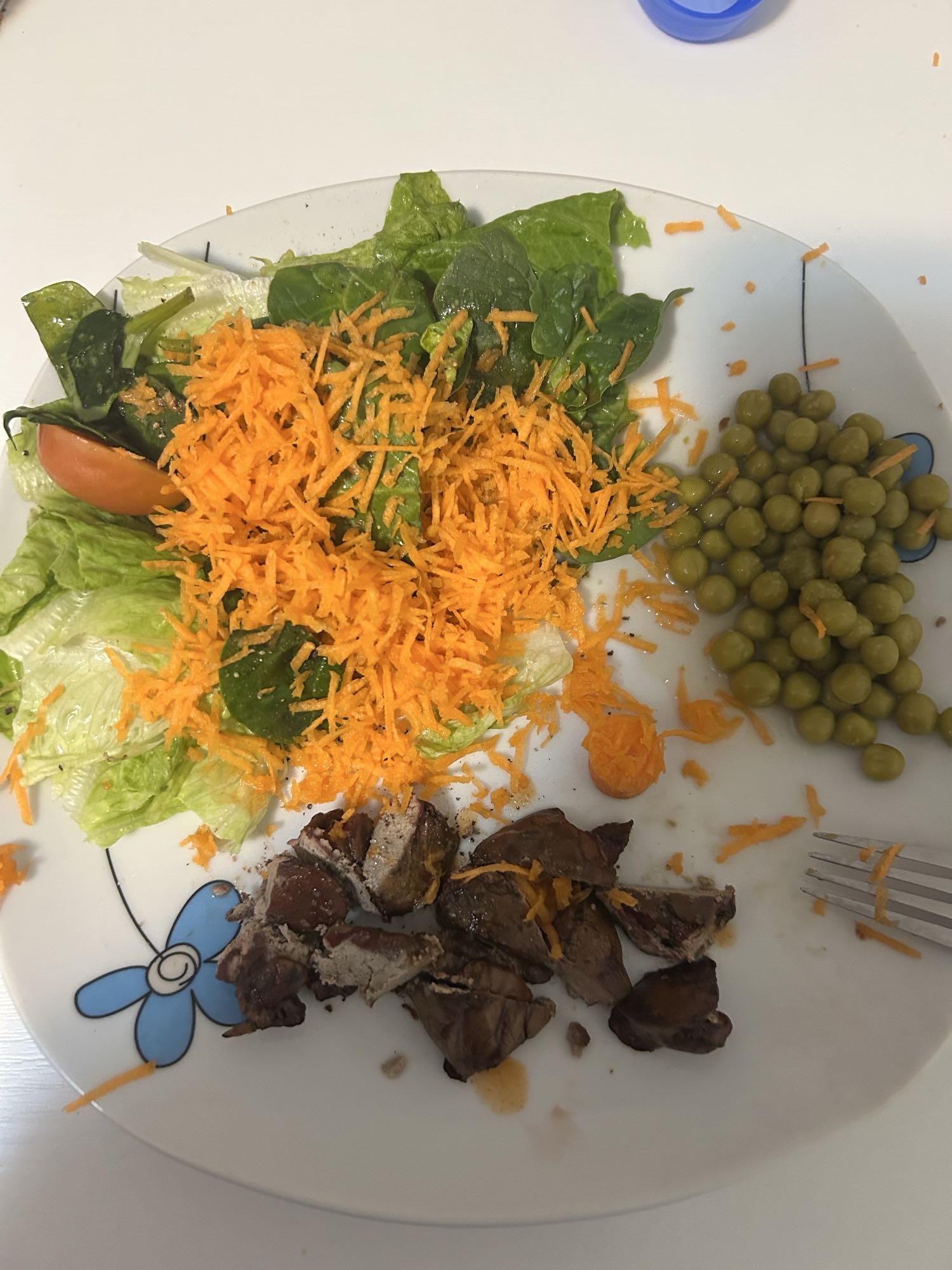 Ensalada con hígado de cerdo
