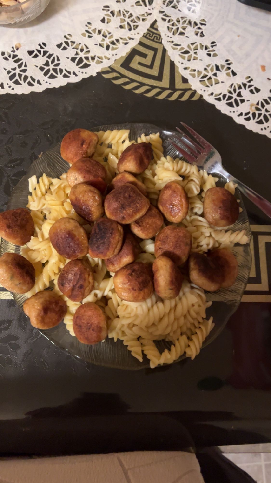 Pasta med köttbullar