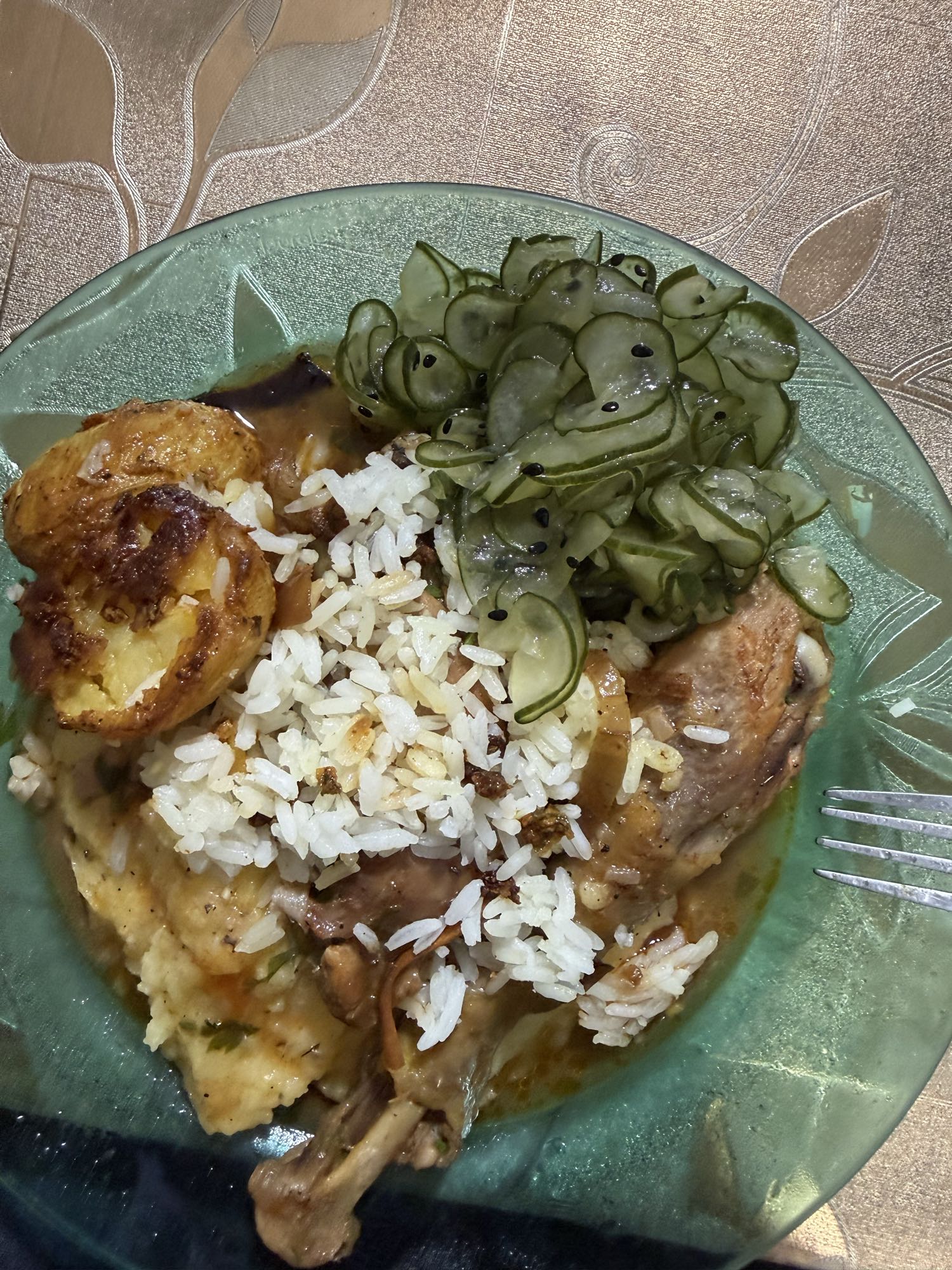 Frango com arroz e legumes