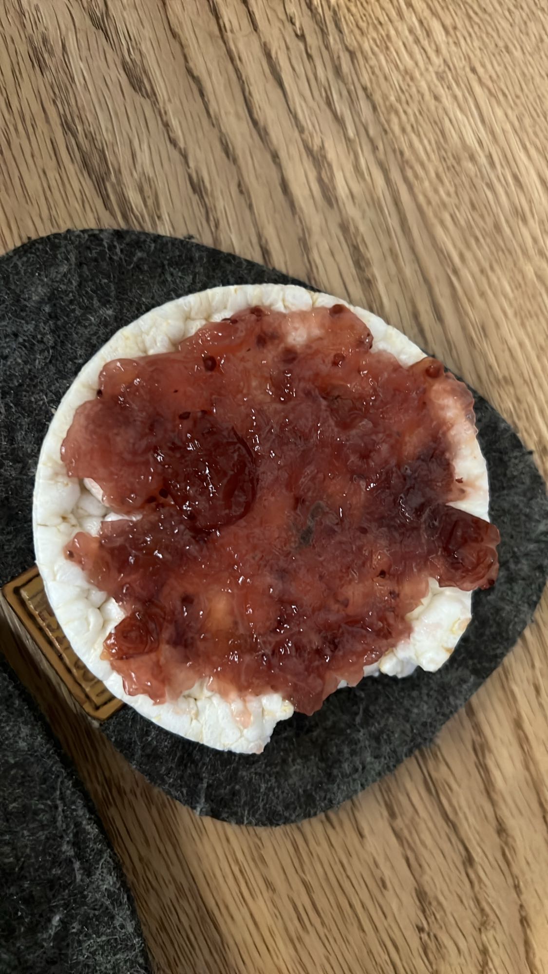 Reiswaffel mit Marmelade