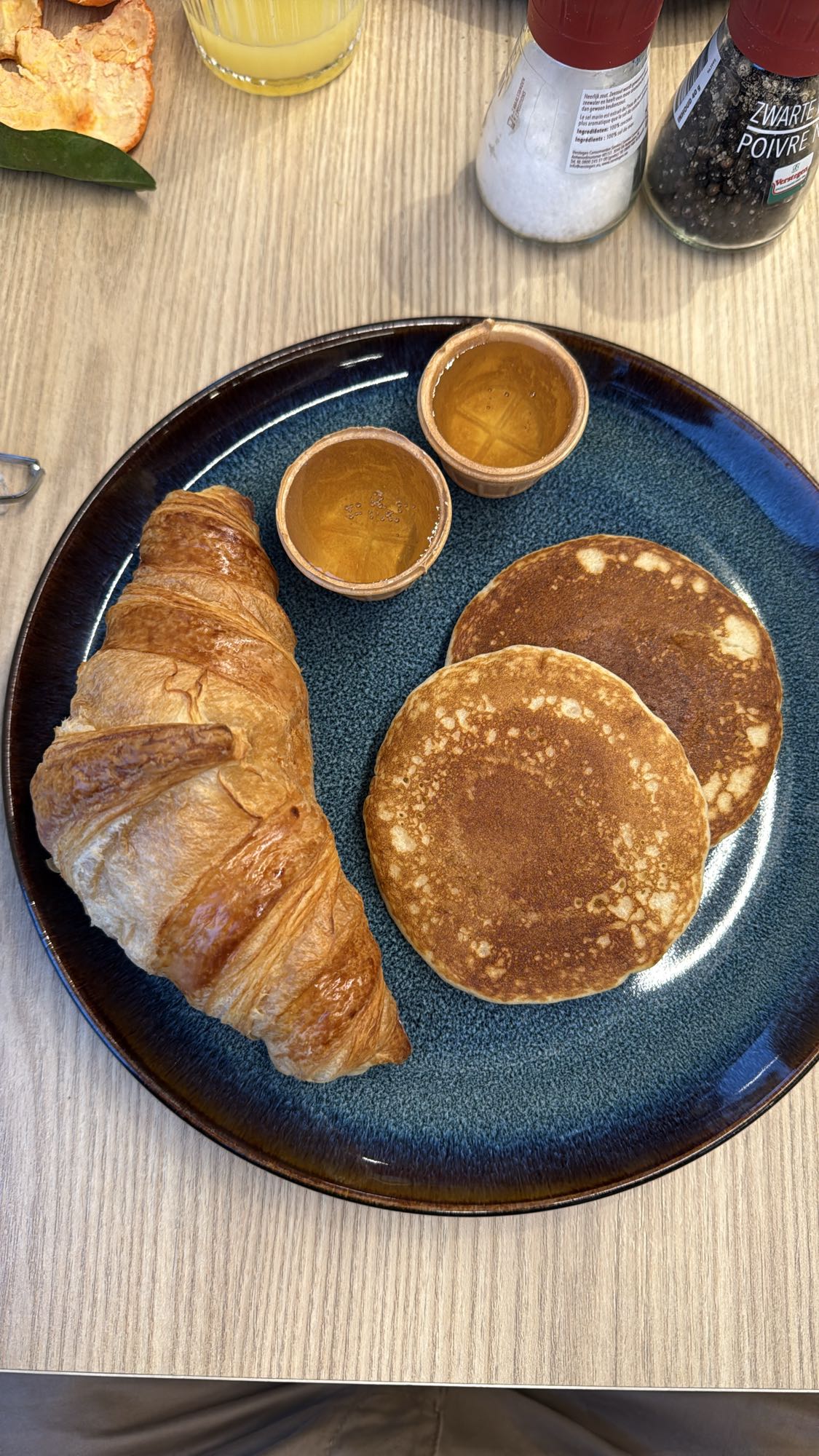 Croissant & Pancakes