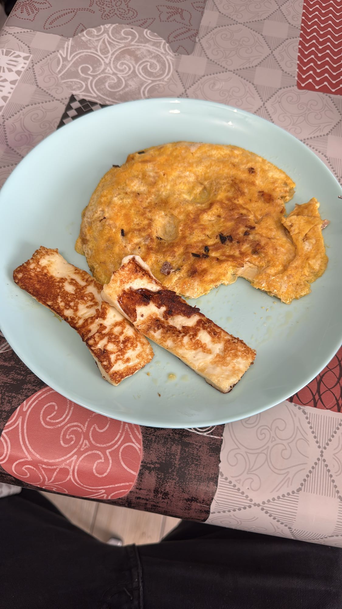 Omelet med stekt ost