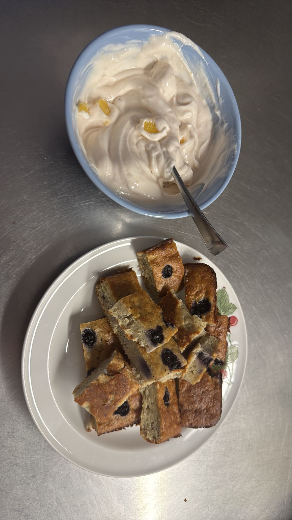 Bananbröd med yoghurt