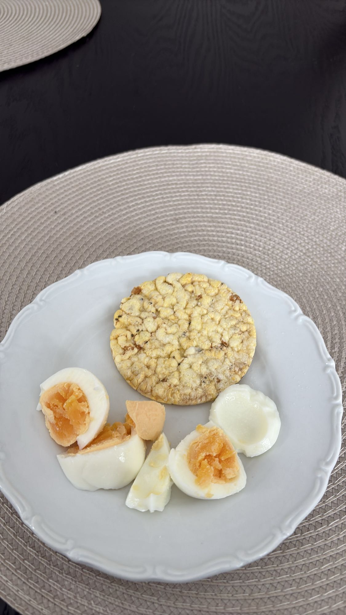 Riskaka med kokt ägg