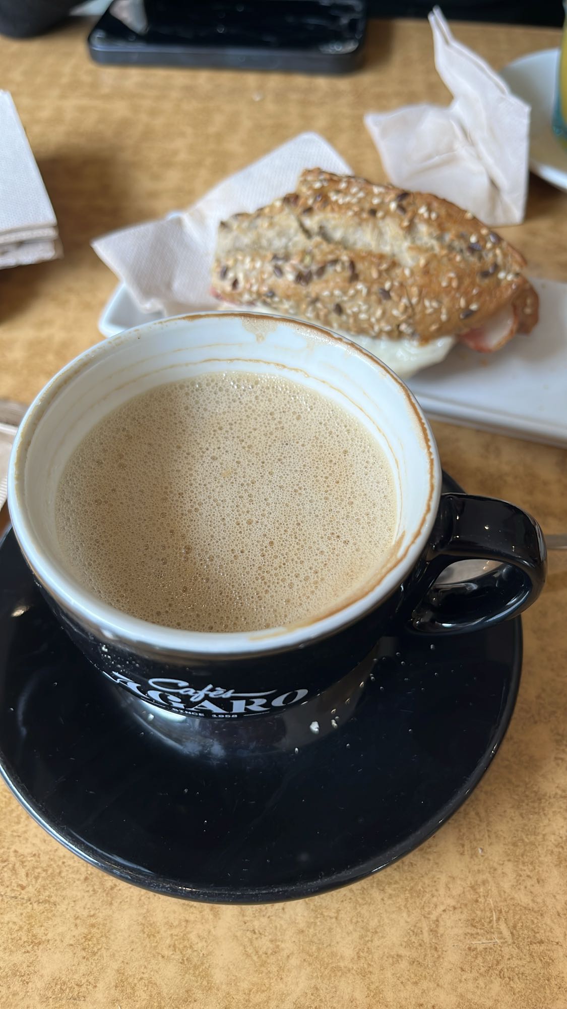 Café y sándwich integral