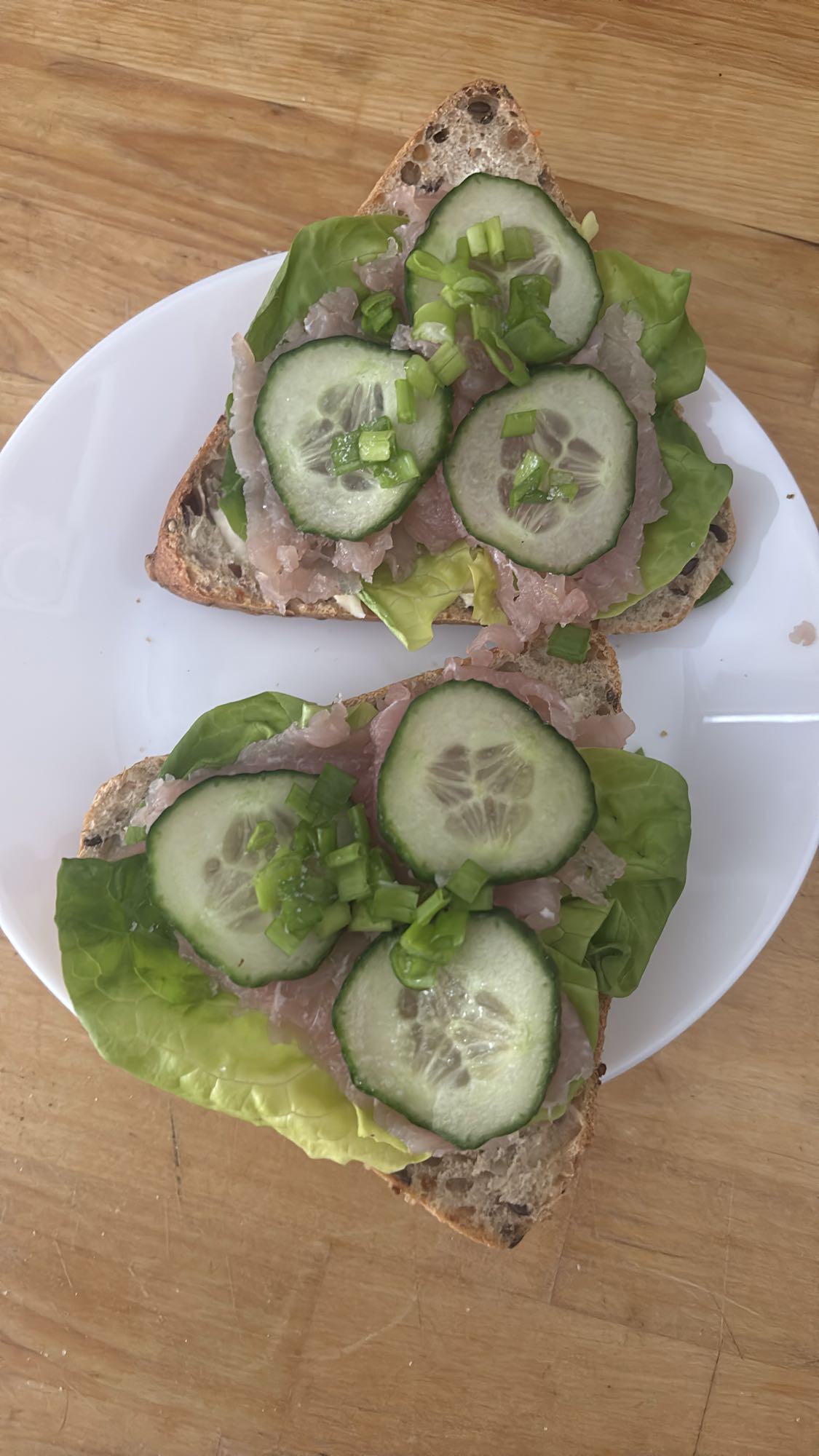 Kanapki z szynką i warzywami