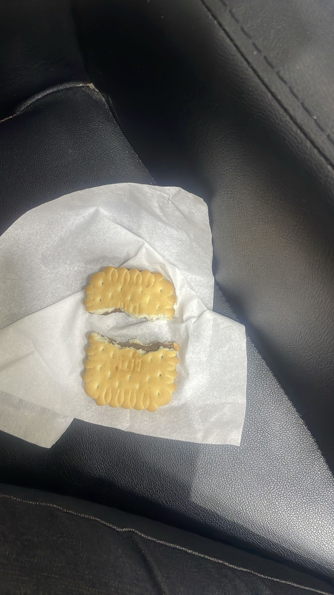 Chocolate cream biscuit