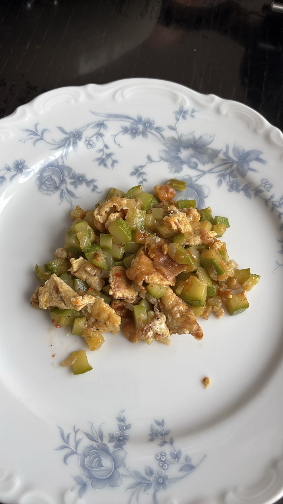 Äggröra med zucchini