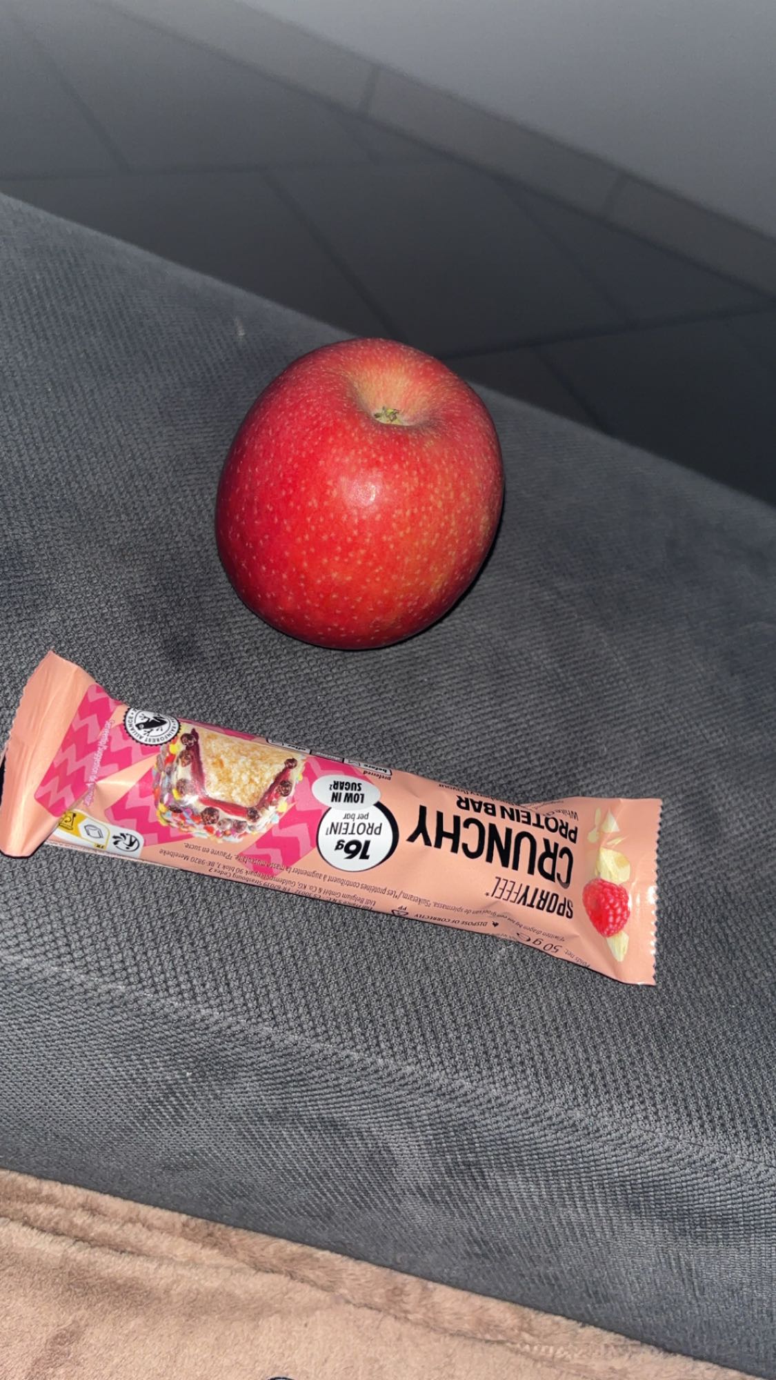 Barre protéinée et pomme