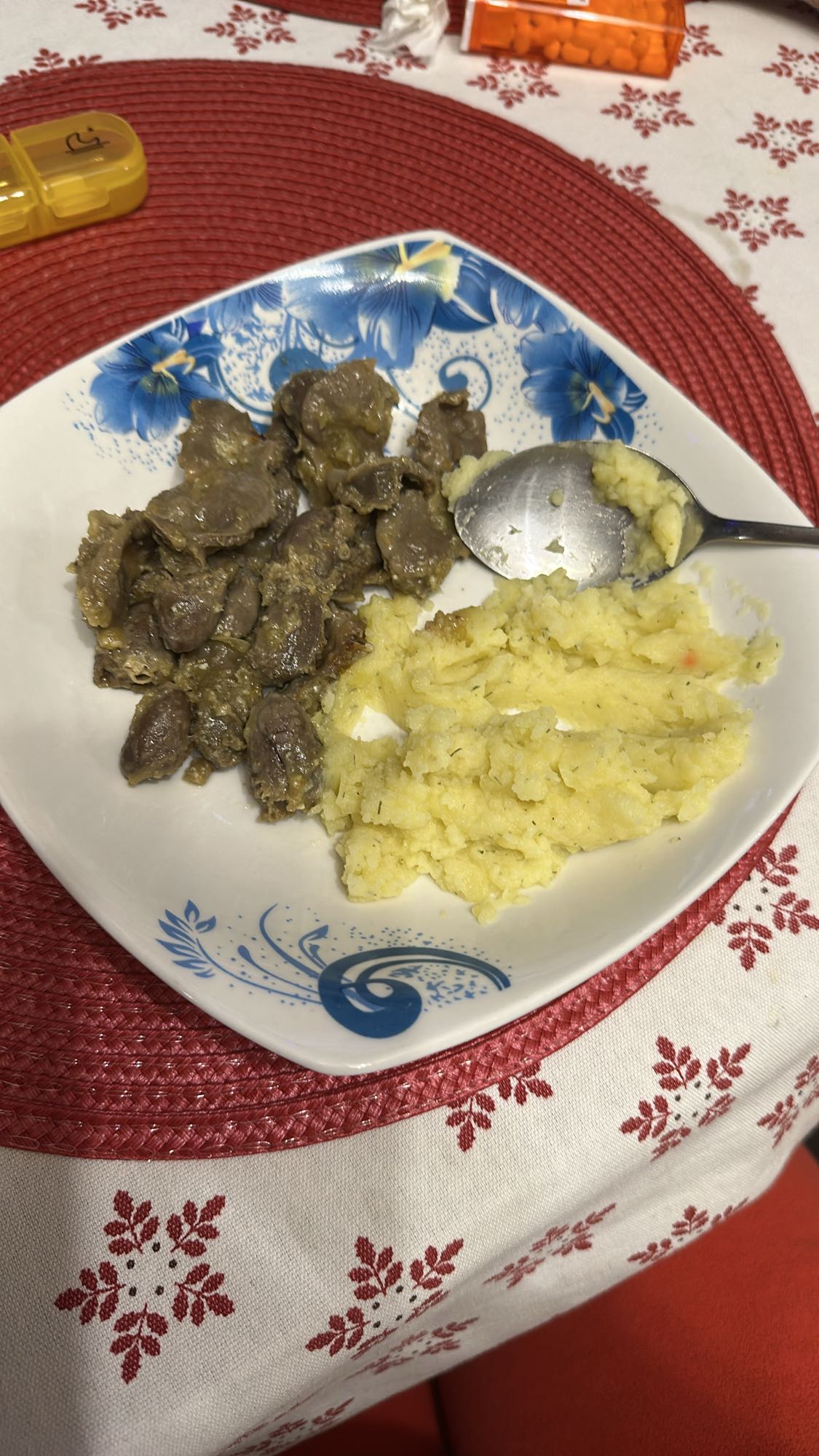 Ficatei cu piure de cartofi