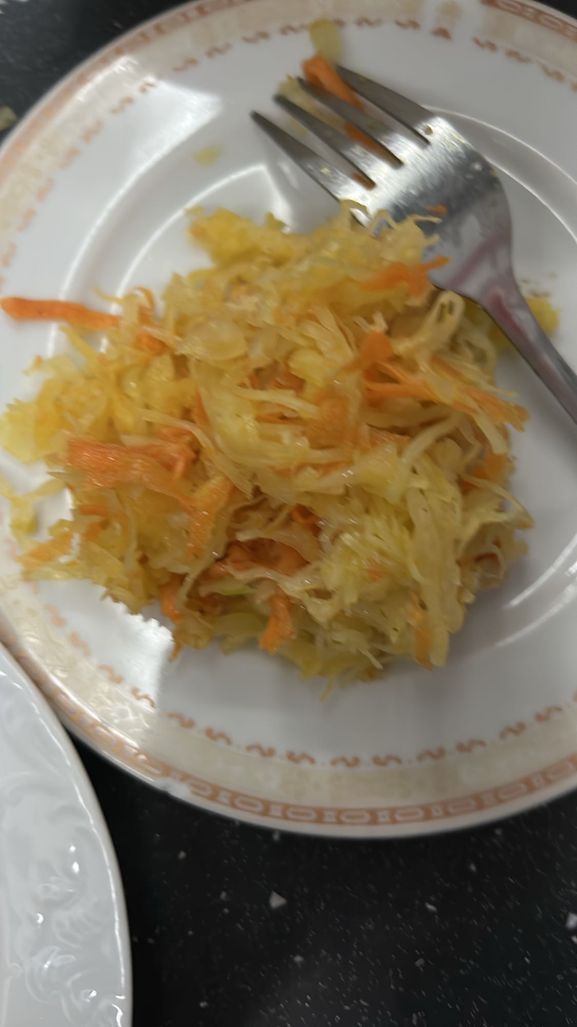 Surówka z kiszonej kapusty