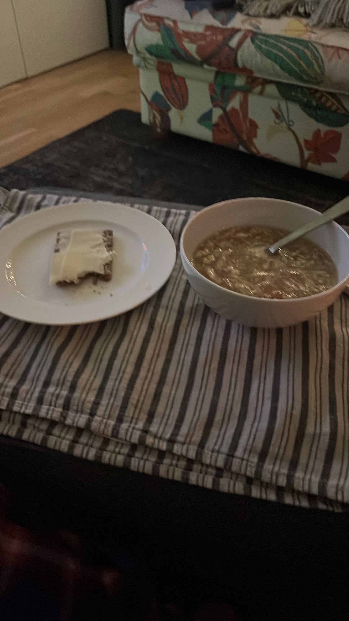 Soppa med knäckebröd