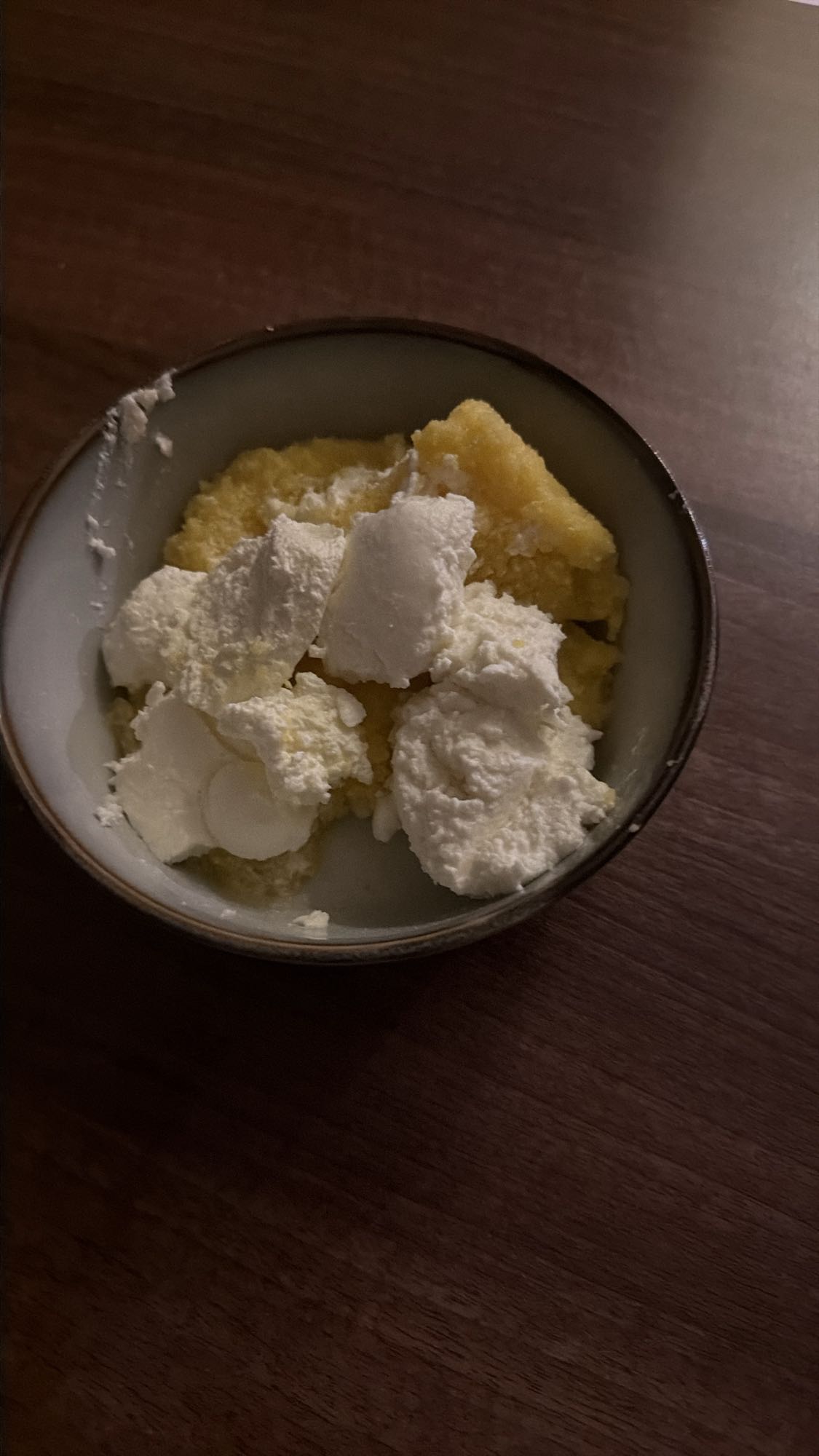 Mămăligă cu brânză