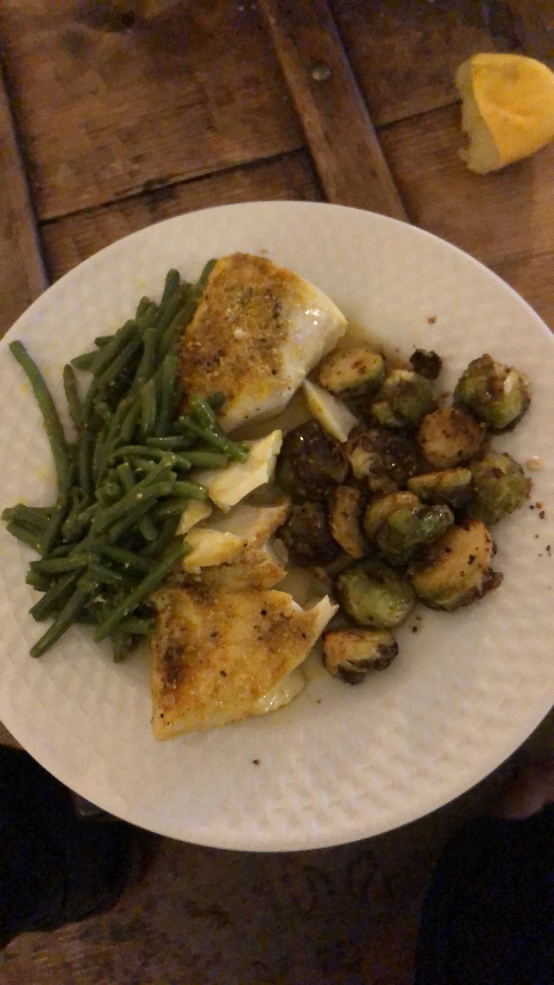 Poisson, haricots verts, choux