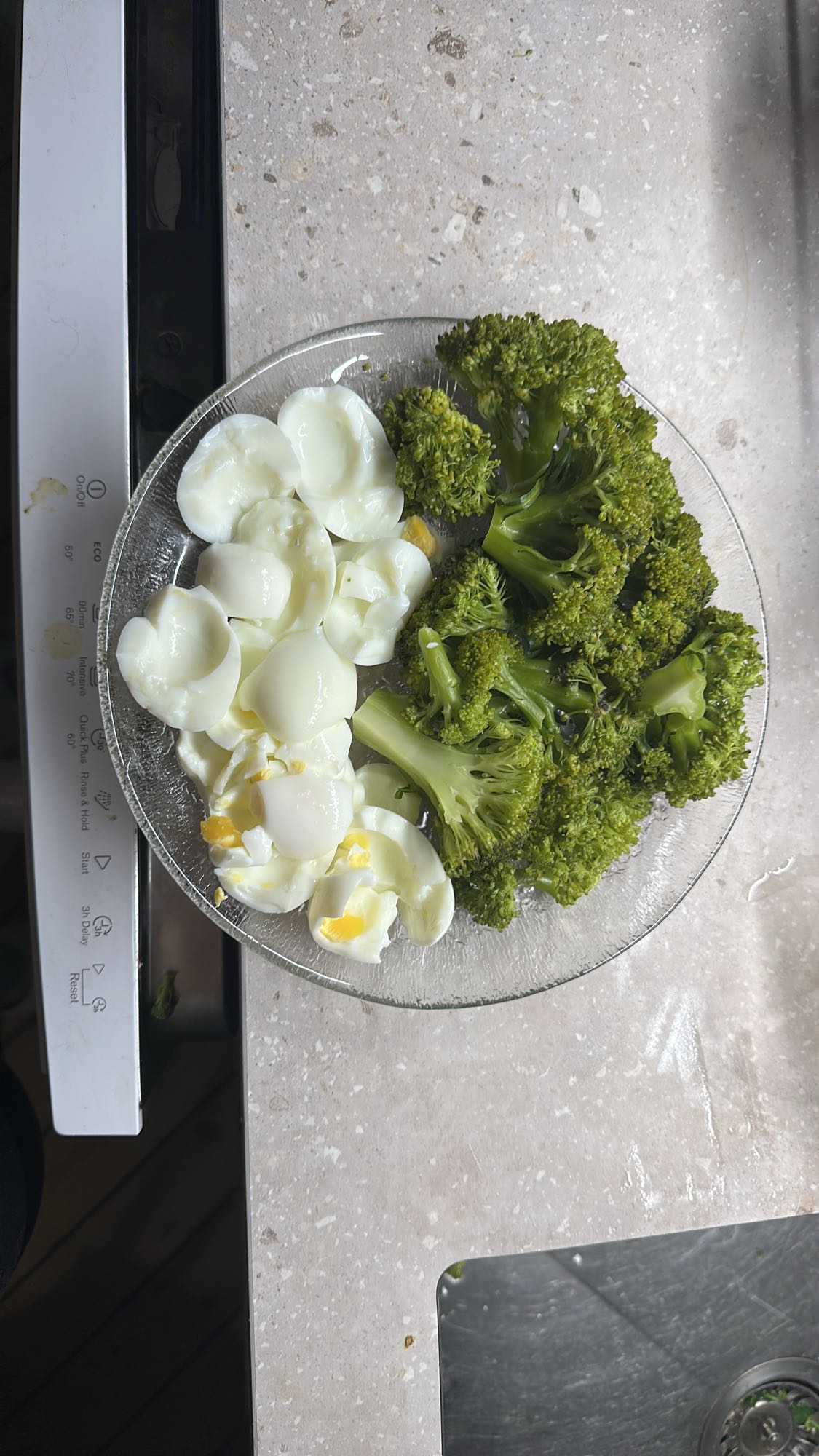 Ägg och broccoli tallrik