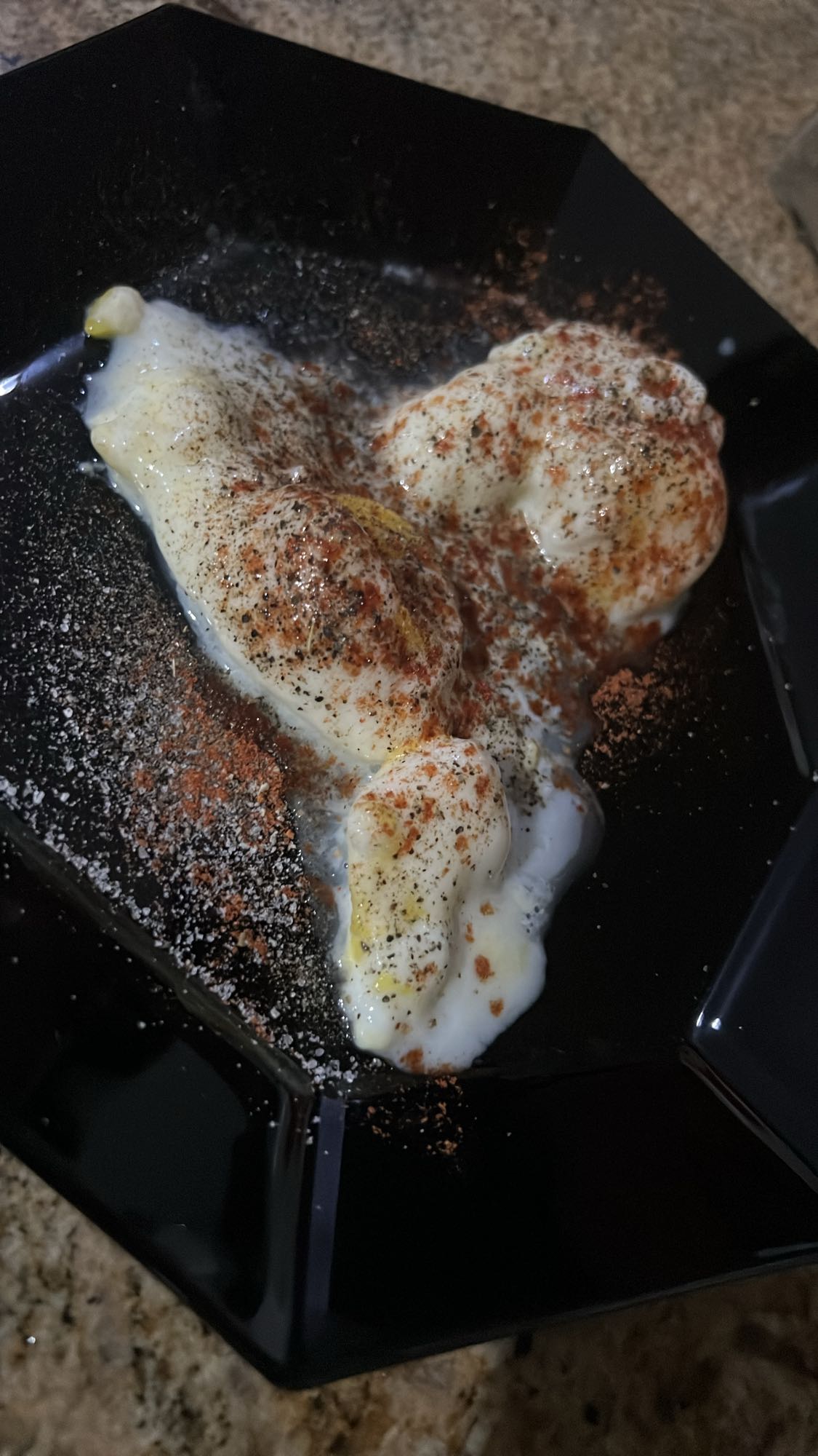 Poached eggs with yogurt