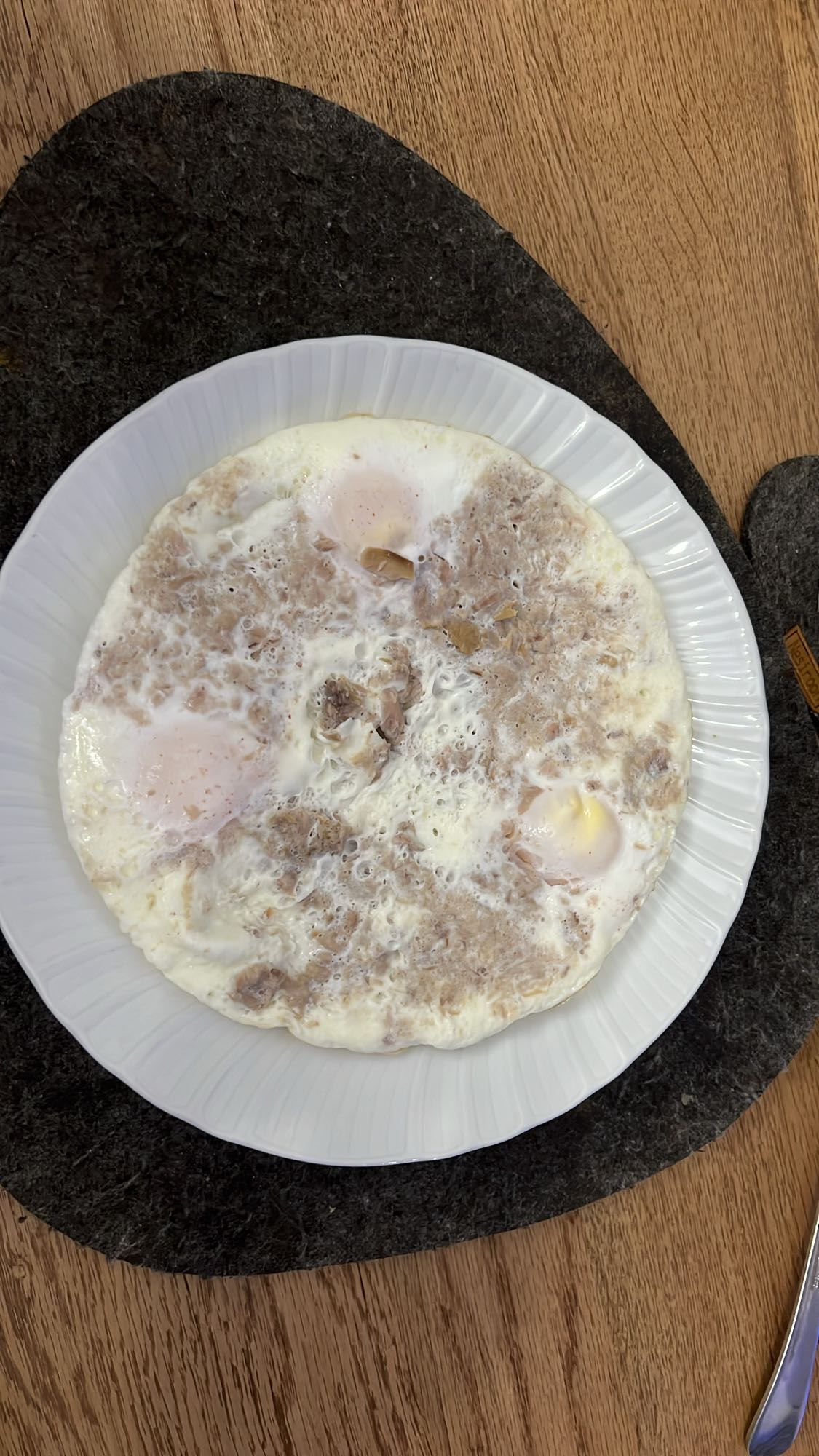 Ton balıklı yumurta