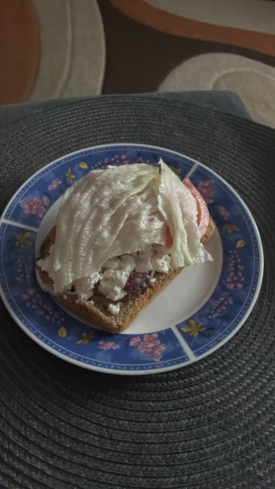 Kanapka z fetą i warzywami