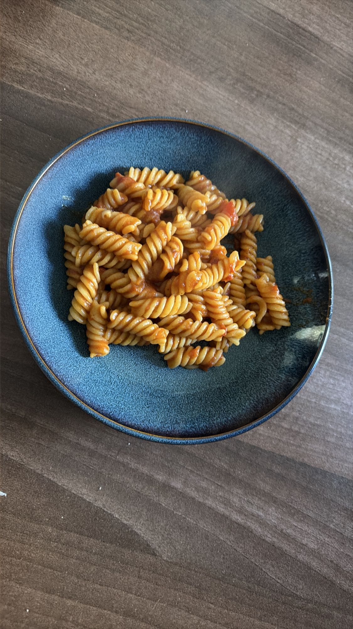 Fusilli cu sos de roșii