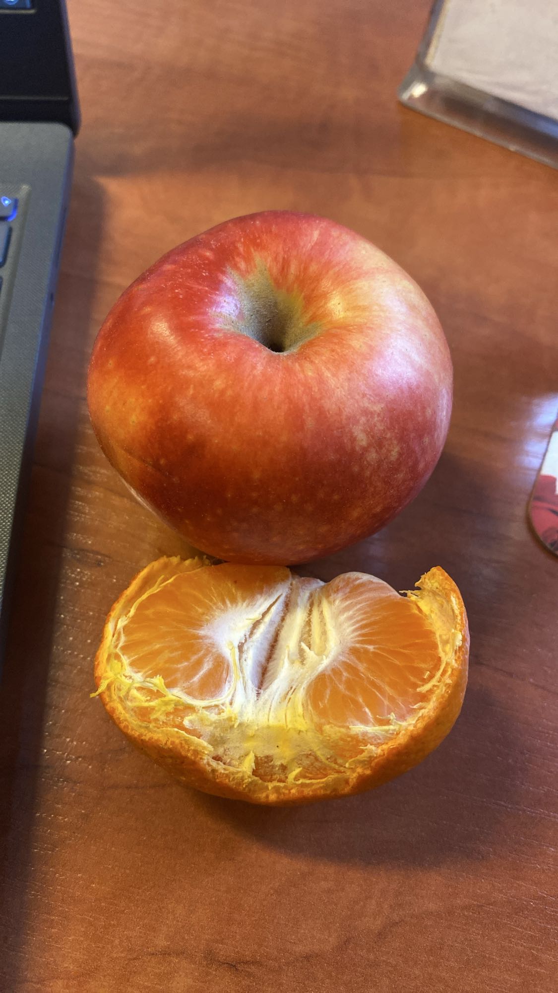 Jabłko i mandarynka